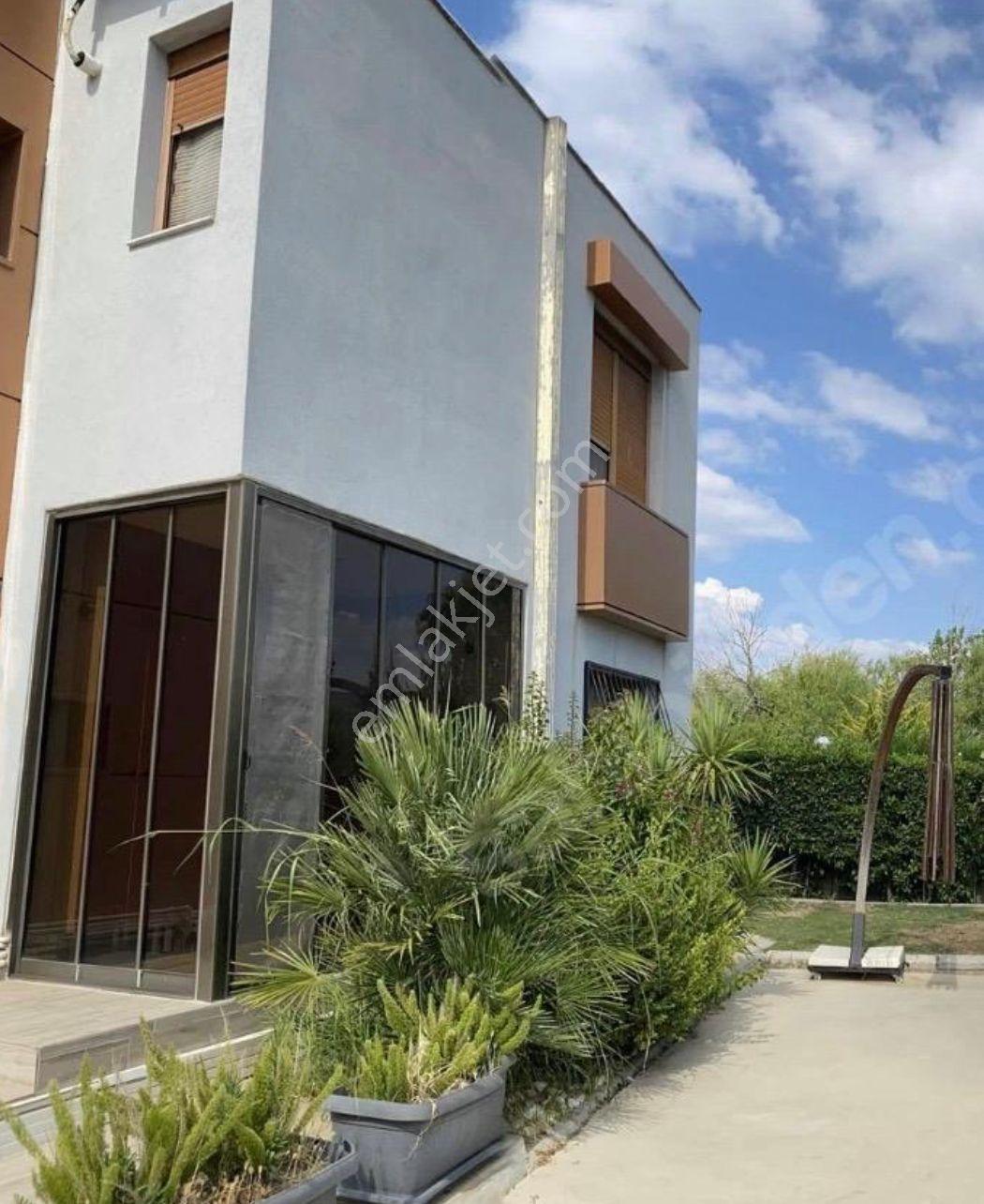 Urla Atatürk Mah. Site İçerisinde Tam Müstakil Prestijli Villa - Görsel 5