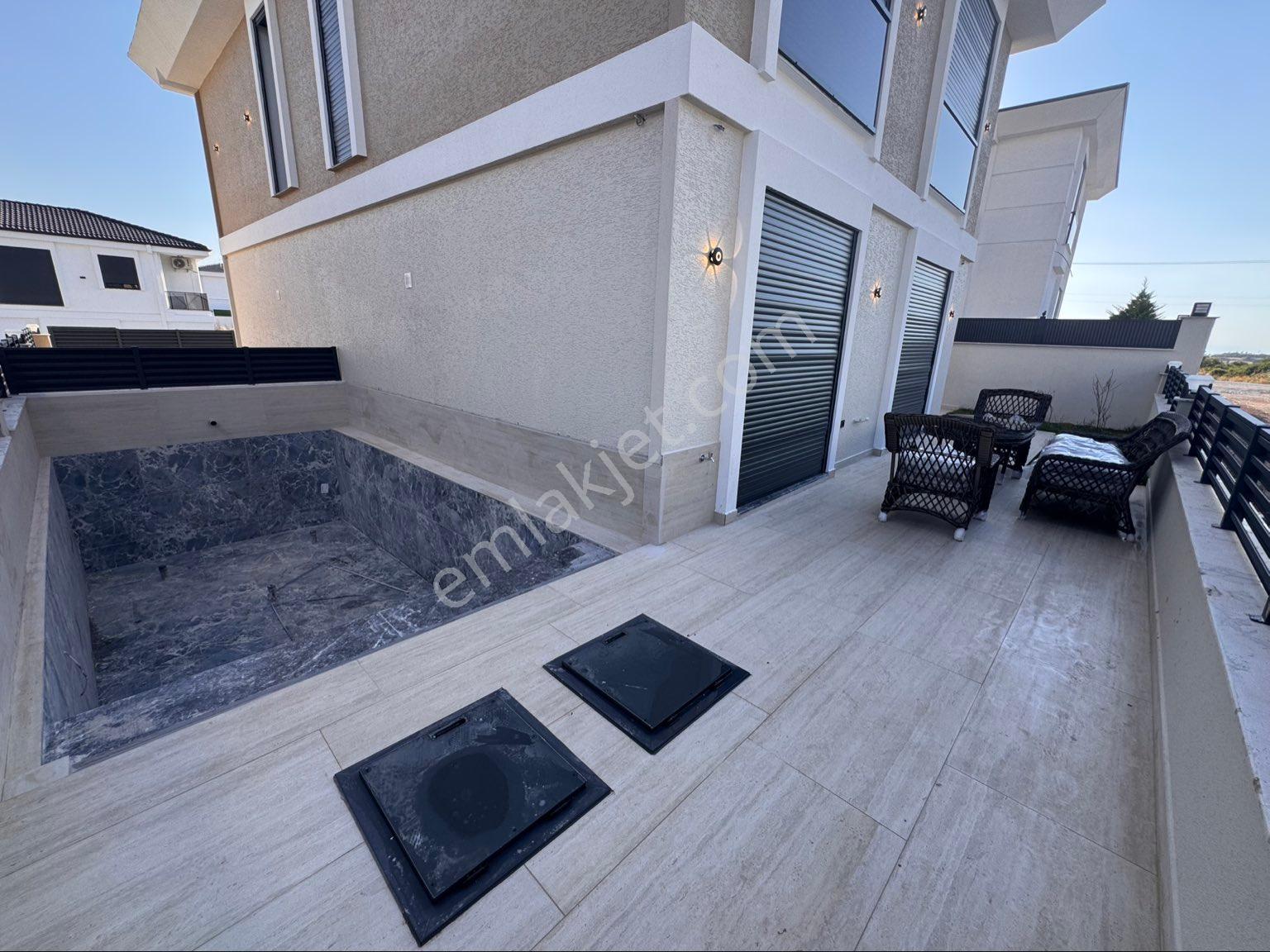 Didim Hisar Mahallesinde Full Eşyalı Alt Katta Odalı Satılık Lüks Villa - Görsel 4
