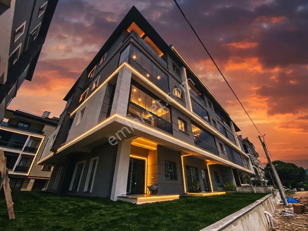 Aktif'ten Akçay'da Satılık Ön Cephe Arakat Harika Tasarımlı Yerden Isıtmalı 1+1 Daire