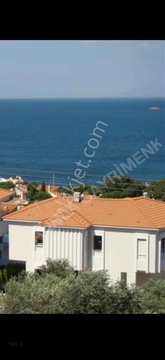 Urla İskele'de Deniz Manzaralı, Eşyalı Kiralık Villa (3+1)