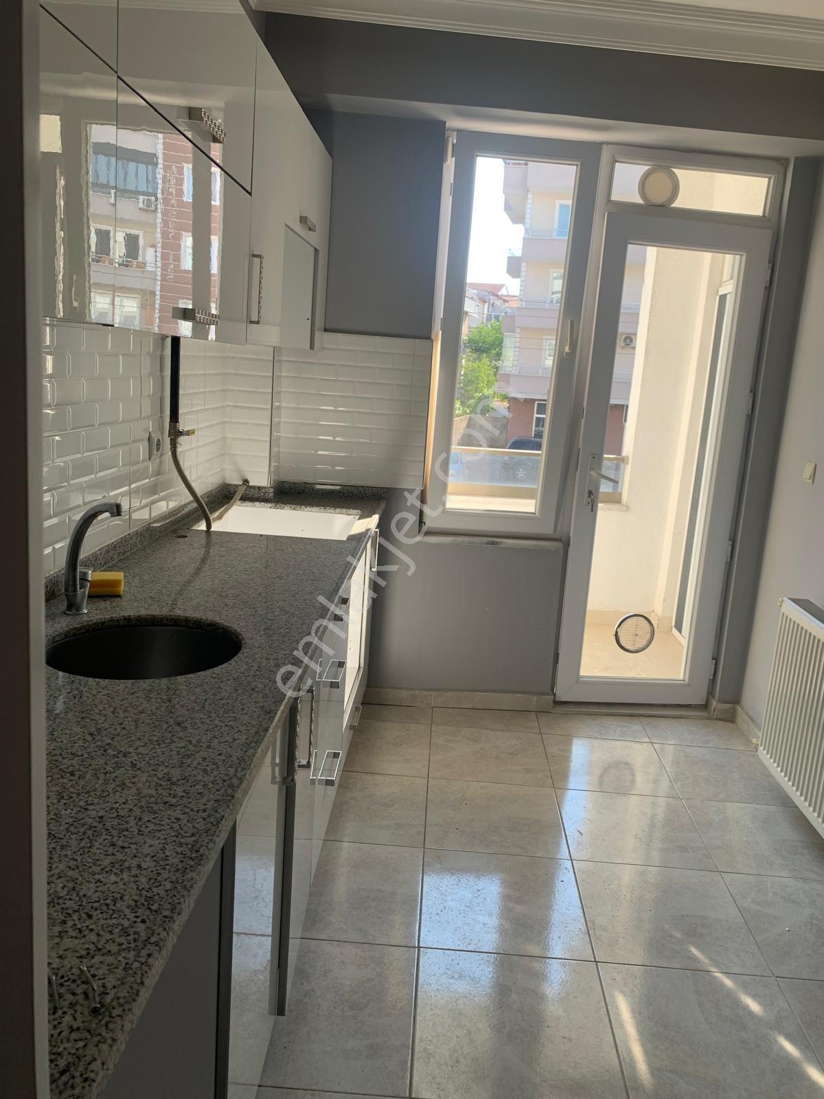 Kanalboyu'nda Tramvay Hattı Üzerinde Kiralık 2+1 Daire - Görsel 5