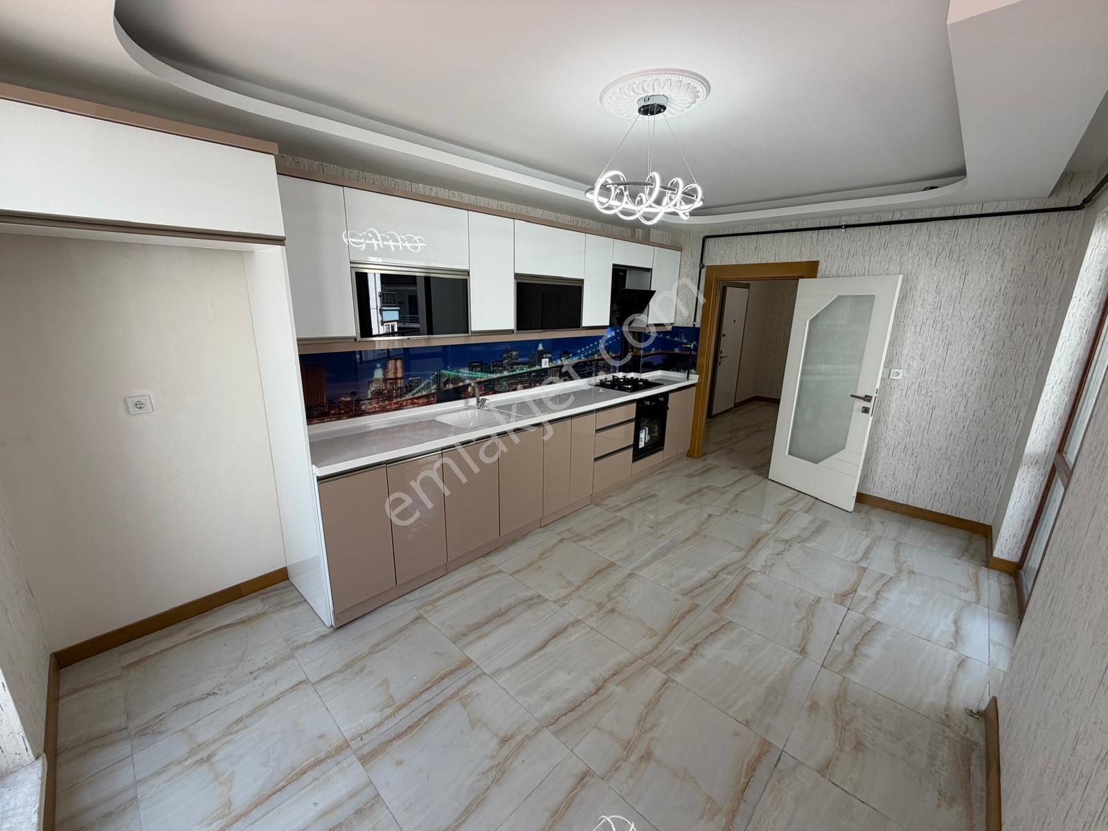 Başkent Caddesinde Yeni Bina Ara Katta Full Yapılı 3+1 - Görsel 31