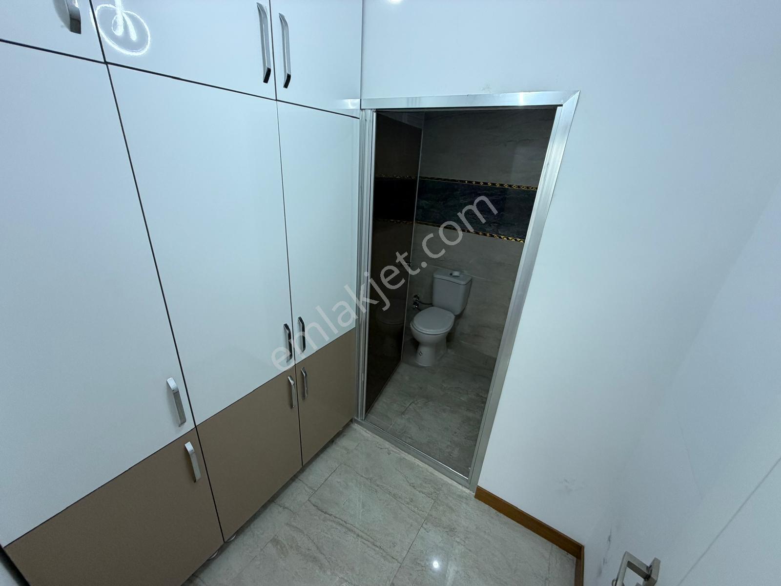Başkent Caddesinde Yeni Bina Ara Katta Full Yapılı 3+1 - Görsel 20