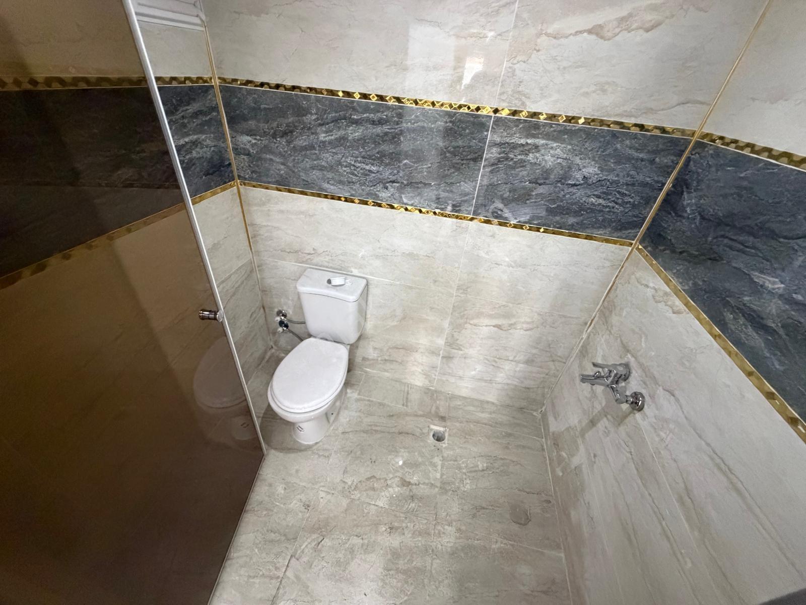 Başkent Caddesinde Yeni Bina Ara Katta Full Yapılı 3+1 - Görsel 17