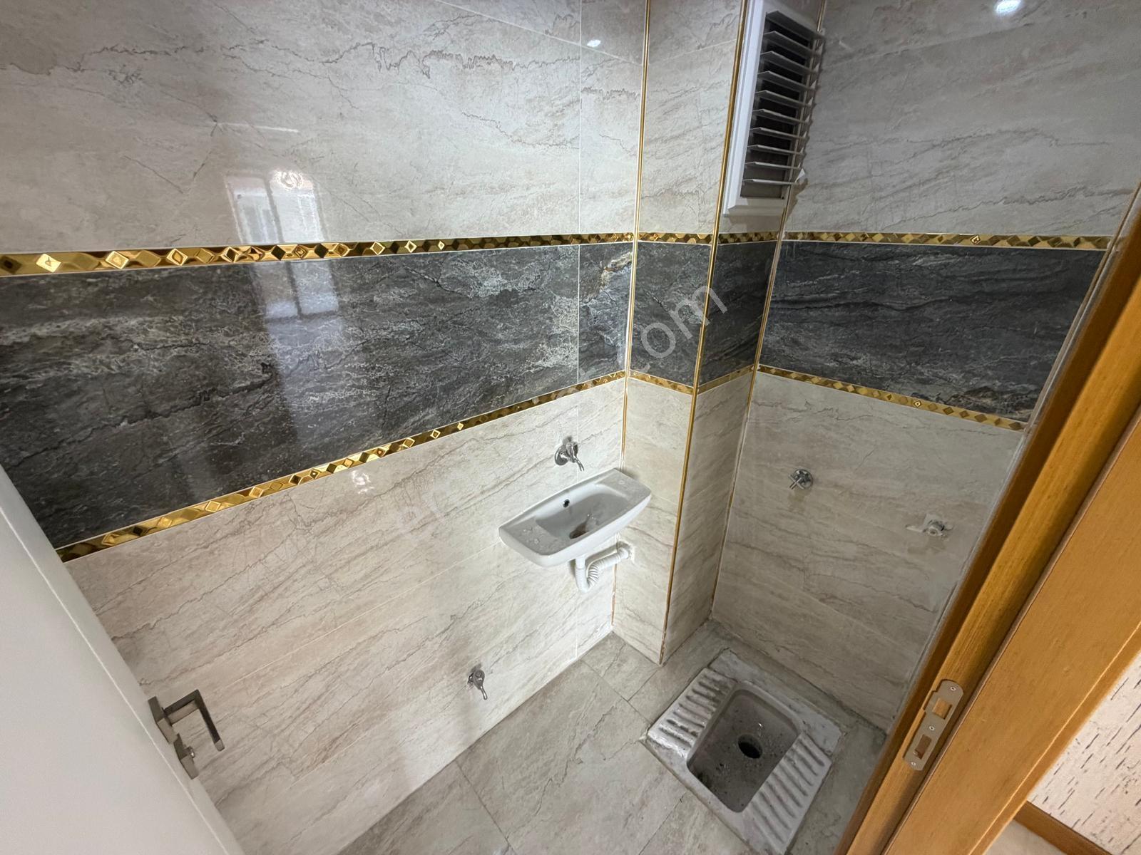 Başkent Caddesinde Yeni Bina Ara Katta Full Yapılı 3+1 - Görsel 22