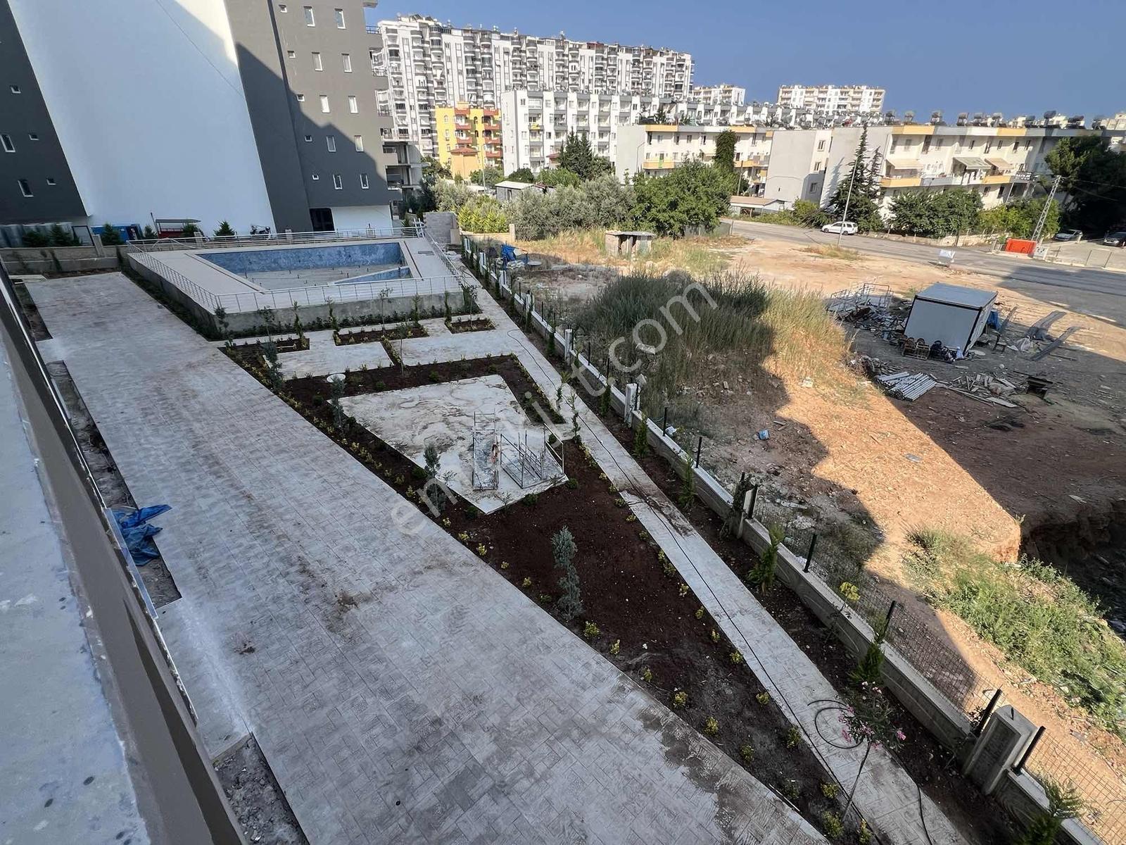 Erdemli Tömük Denize Yakın Havuzlu Güney Cephe Sıfır Daire - Görsel 9