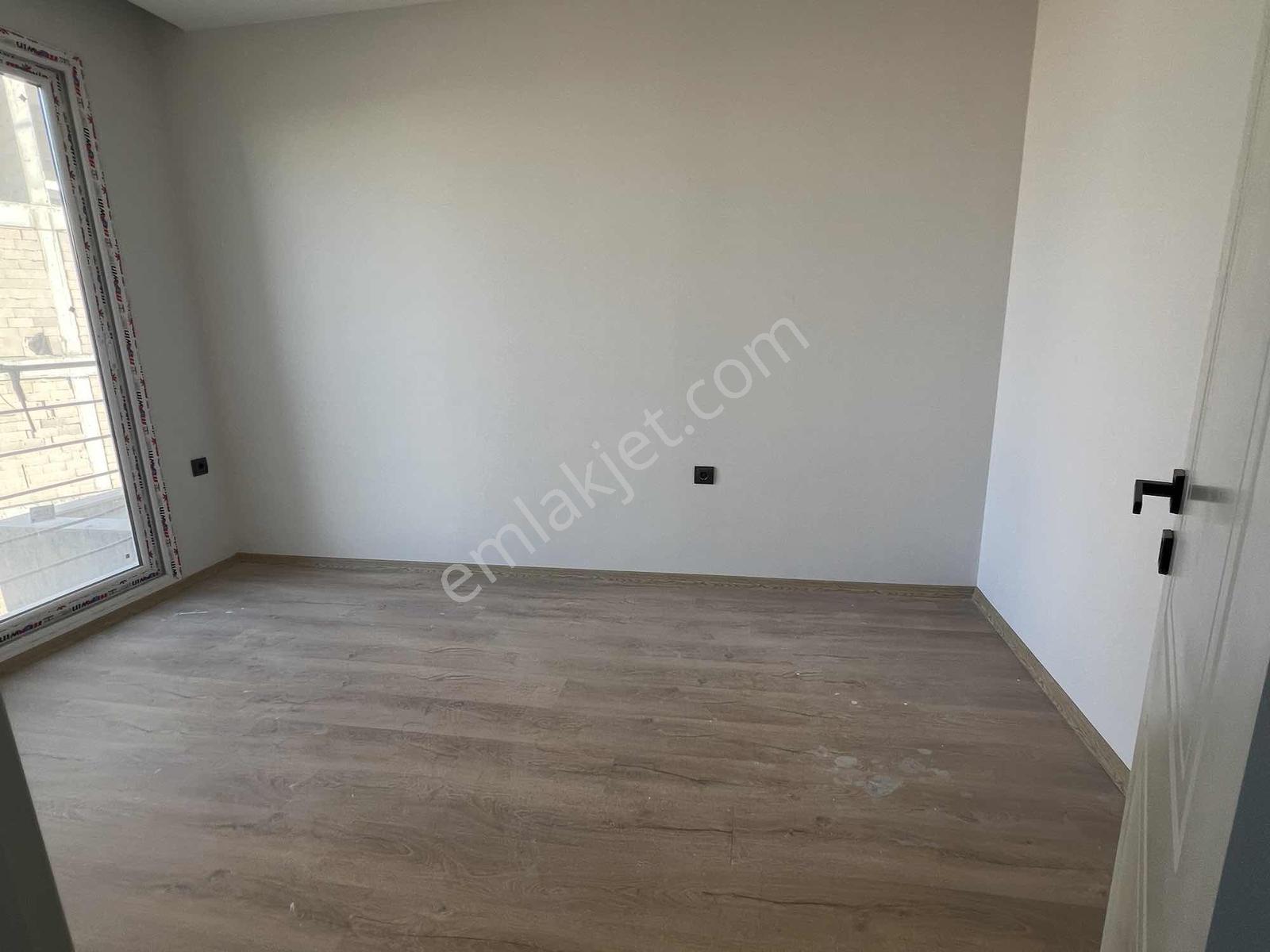 Erdemli Tömük Denize Yakın Havuzlu Güney Cephe Sıfır Daire - Görsel 4
