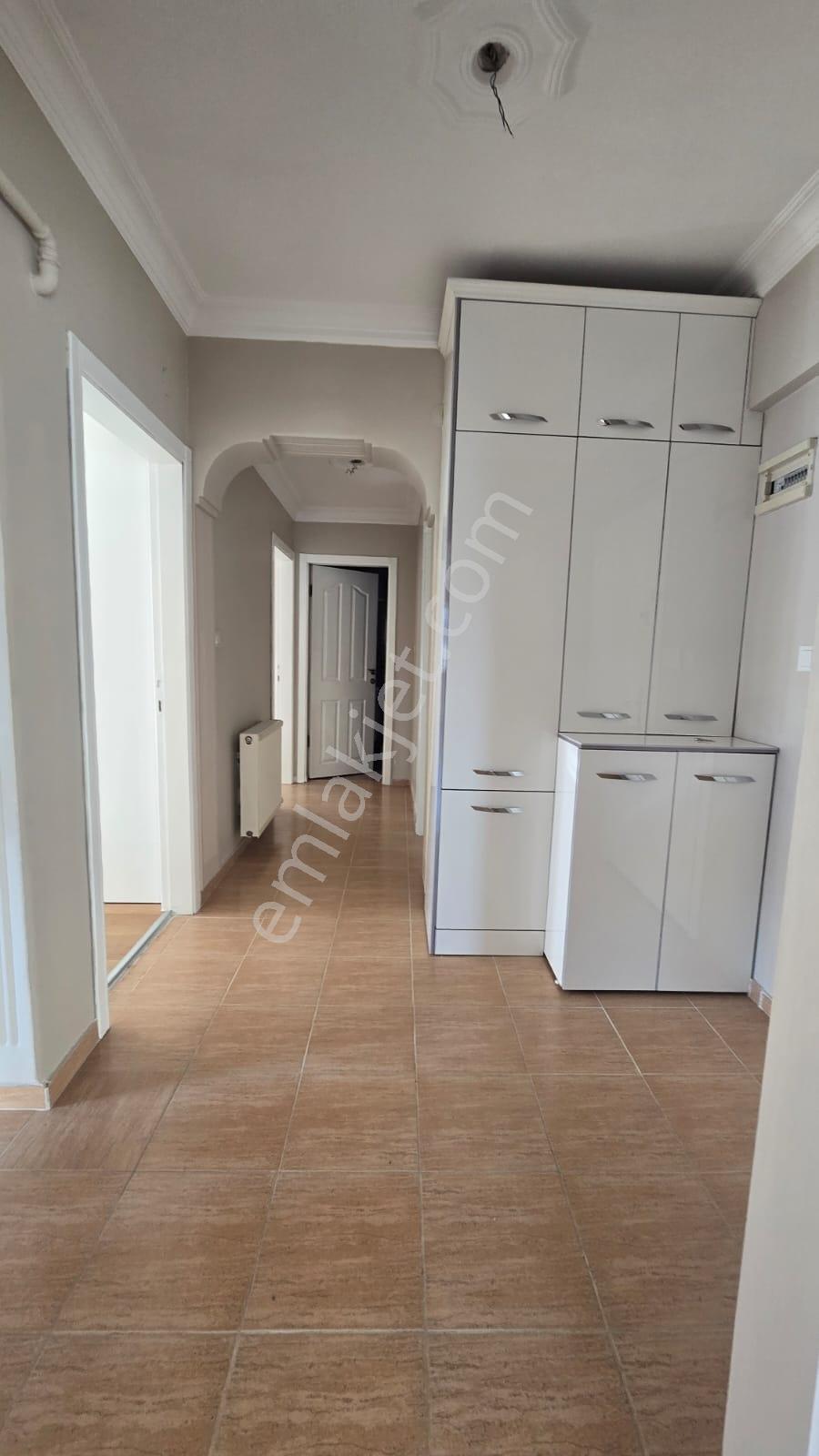 Bahçelerüstü Mah 3+1 Kat 1 Ön Cephe İçi Yapılı Güney Manzaralı - Görsel 3