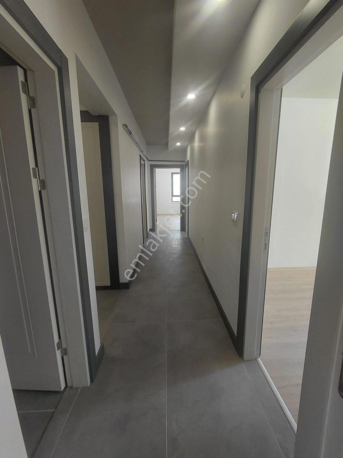 Isparta Merkez Muzaffer Türkeş Mahallesi'nde Söyleyiciler Venüs Sitesi'nde Satılık 3+1 Daire - Görsel 24