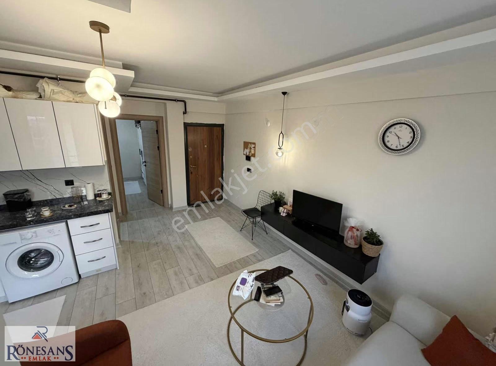 Rönesans Emlaktan Ful Eşyalı Ulaşıma Yakın Kiralık 1+1 Daire - Görsel 9