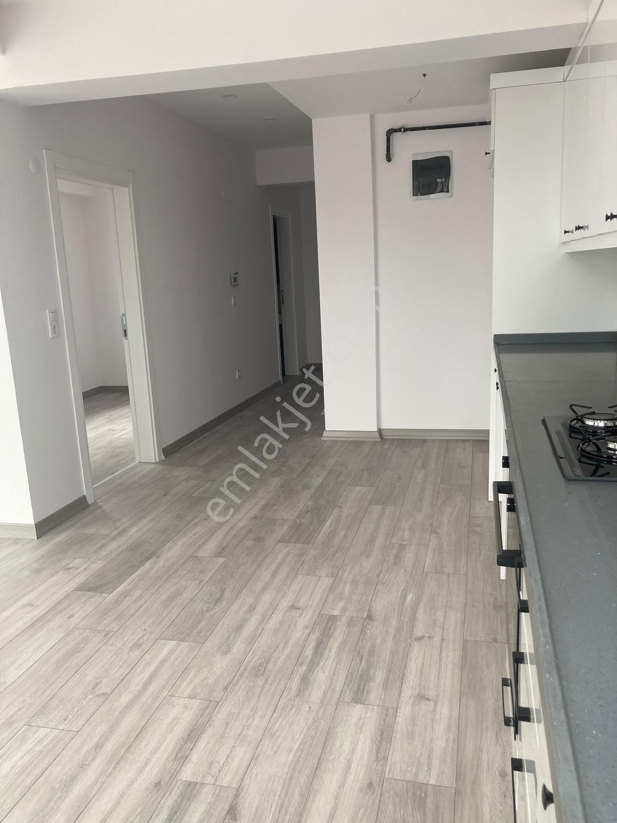 Sultan Murat Caddesinde 2+1 Kiralık Daire - Görsel 3