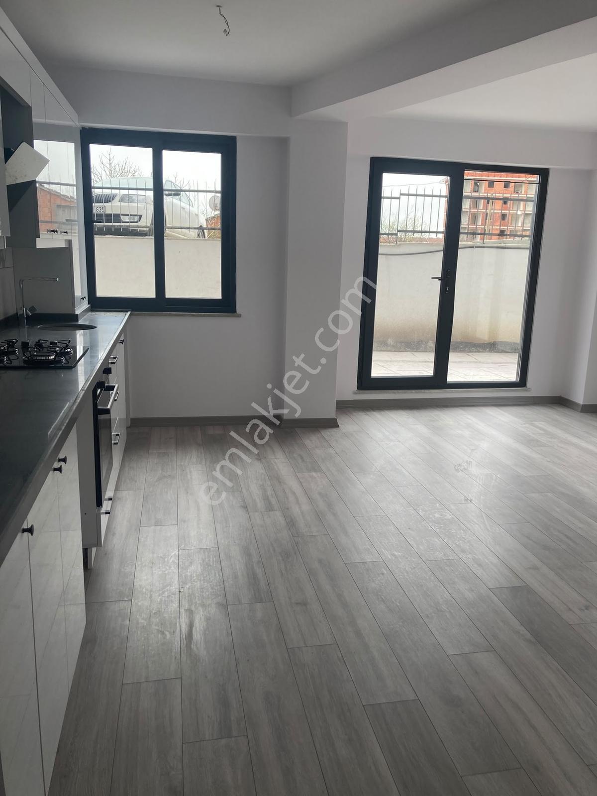 Sultan Murat Caddesinde 2+1 Kiralık Daire - Görsel 12