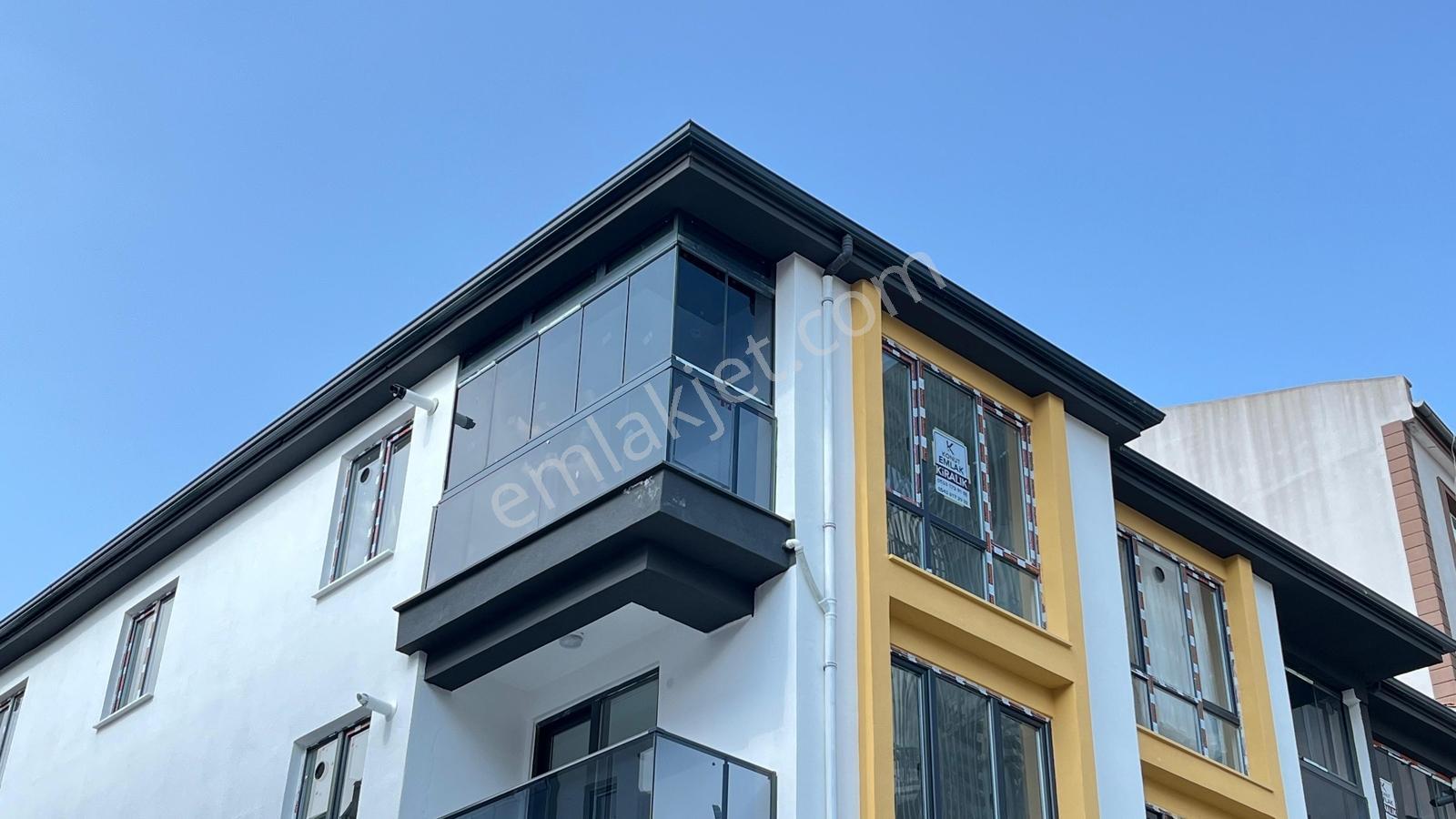 Konut Emlaktan Şehrin Merkezinde Kiralık Ferah 1+1 Daire - Görsel 6