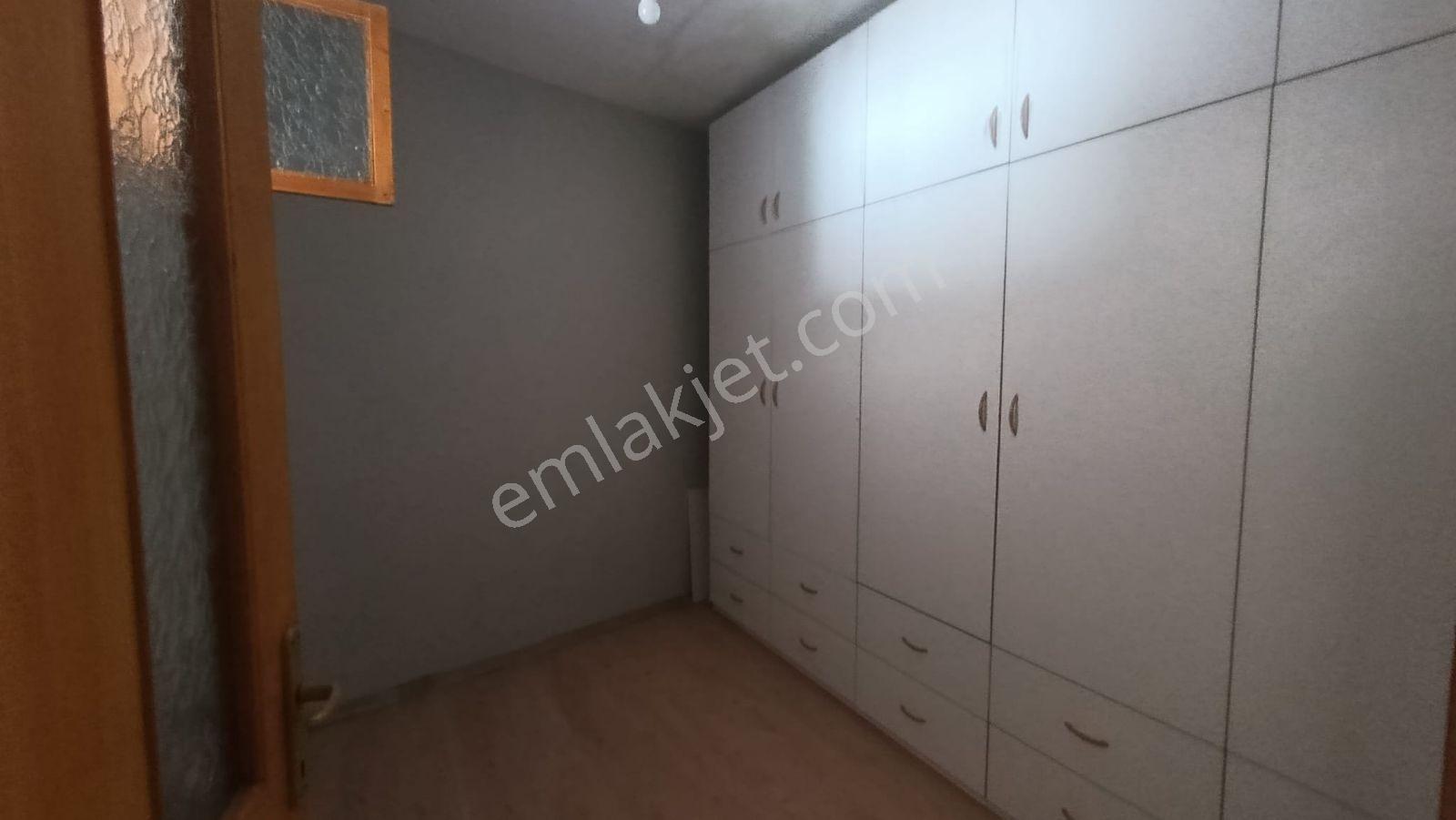 Selçuk Cumhuriyet Mahallesi Barış Caddesinde Satılık Daire - Görsel 4