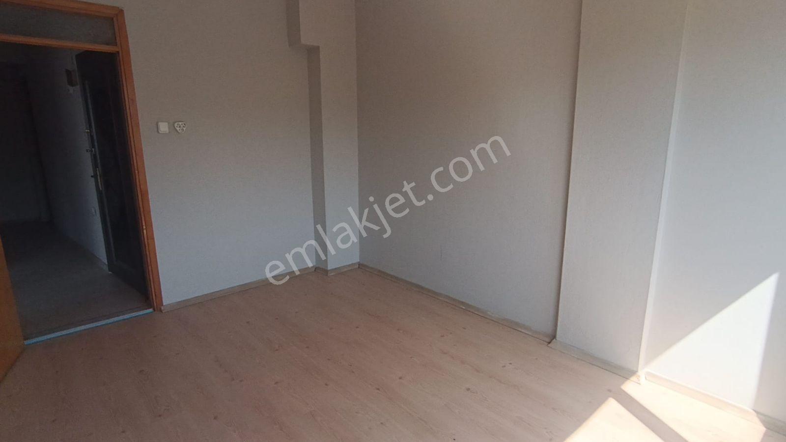 Selçuk Cumhuriyet Mahallesi Barış Caddesinde Satılık Daire - Görsel 13