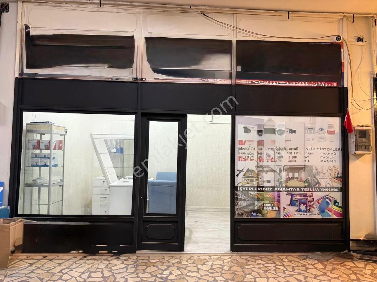 Bakırköyde Merkezi Konum İşhanında Acil Satılık Dükkan - Görsel 8