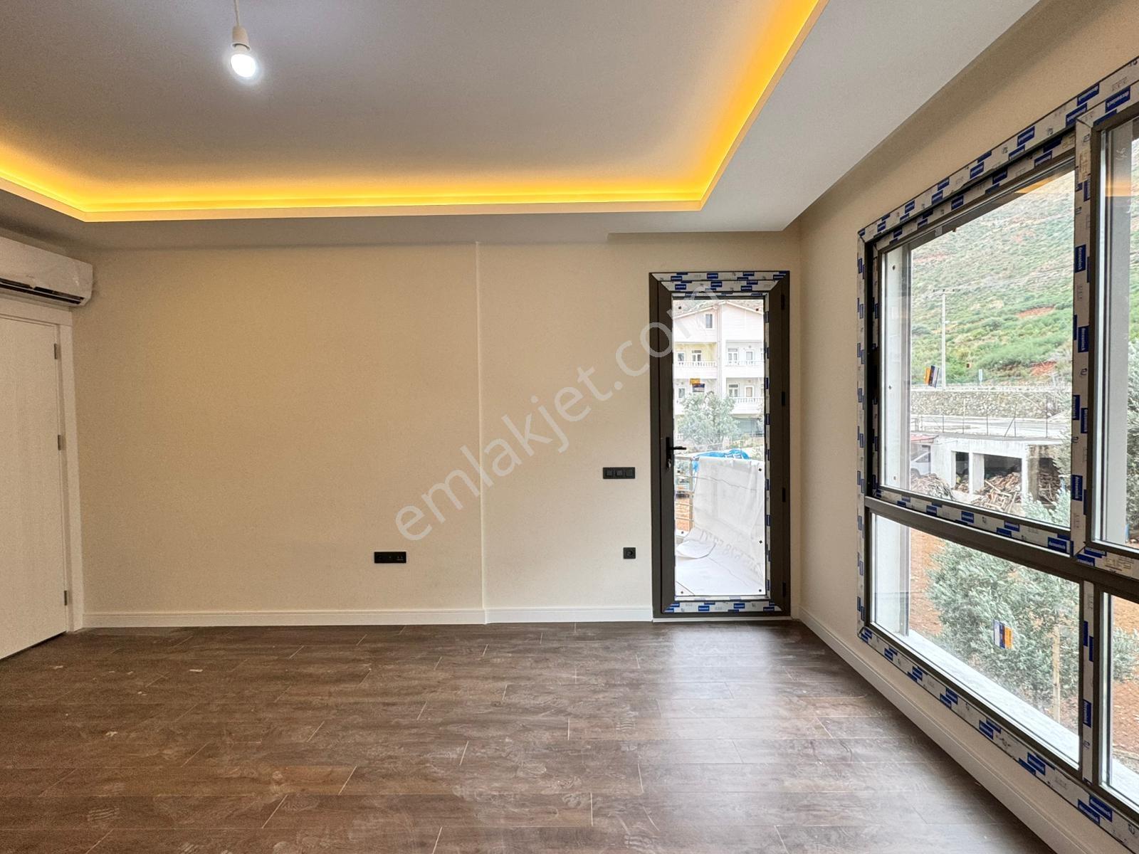 İçmeler'de Oturuma Hazır K.otoparklı 3+1 Kiralık Daire - Görsel 12