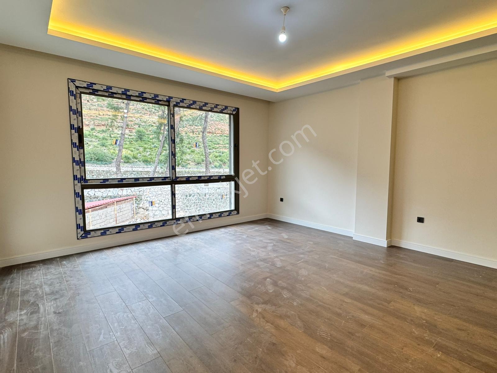 İçmeler'de Oturuma Hazır K.otoparklı 3+1 Kiralık Daire - Görsel 11