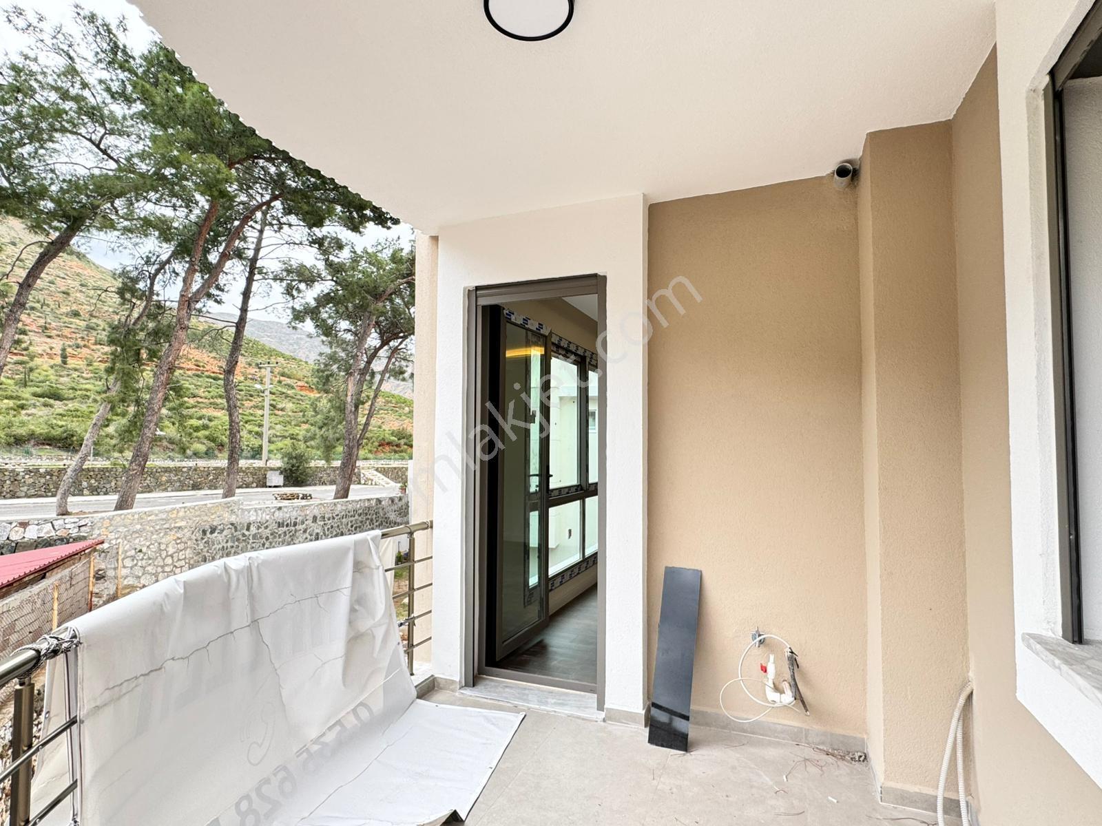 İçmeler'de Oturuma Hazır K.otoparklı 3+1 Kiralık Daire - Görsel 32
