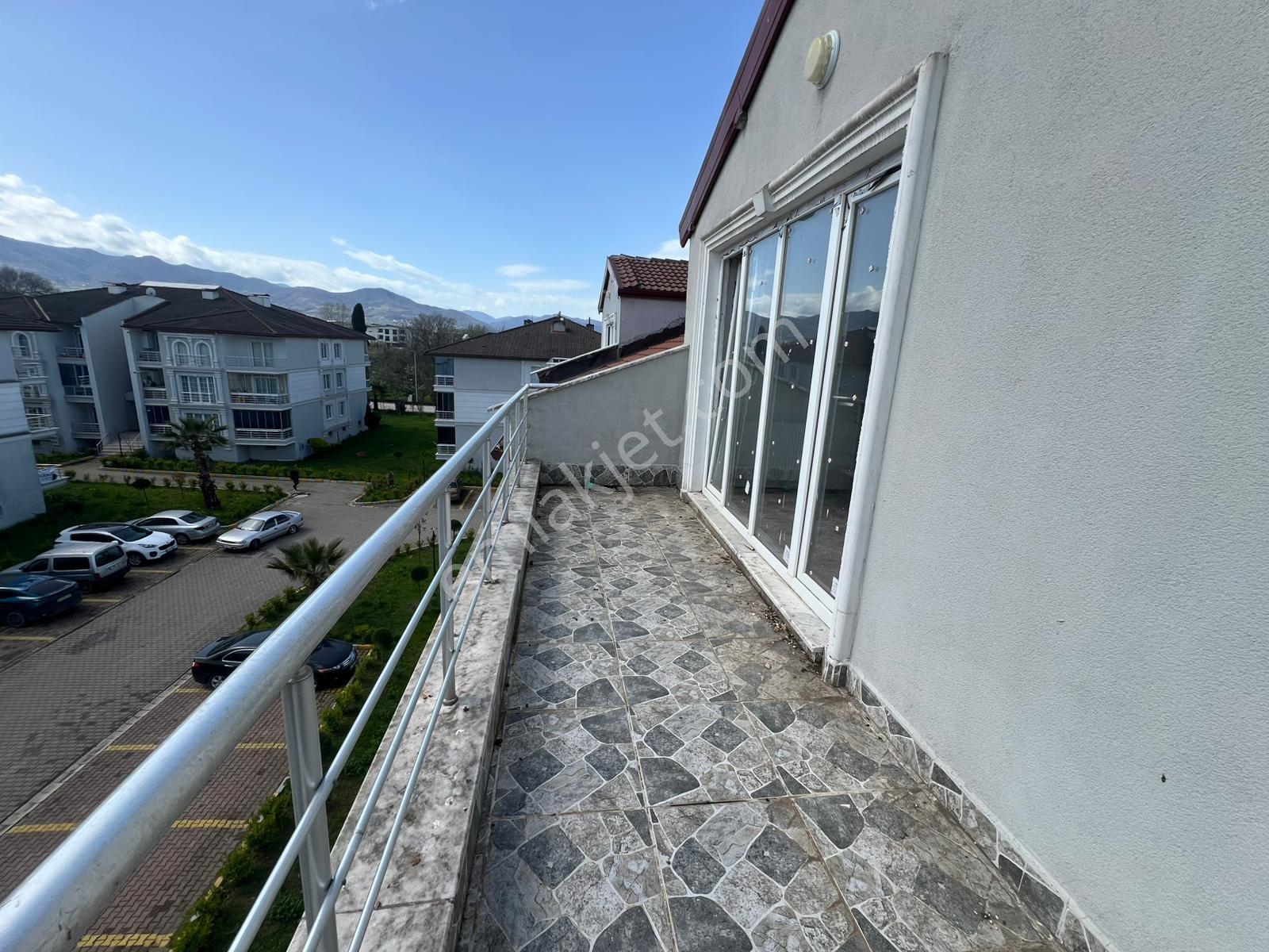 Kartepe'de Site İçerisinde Satılık 2+1 Çatı Dubleks - Görsel 14