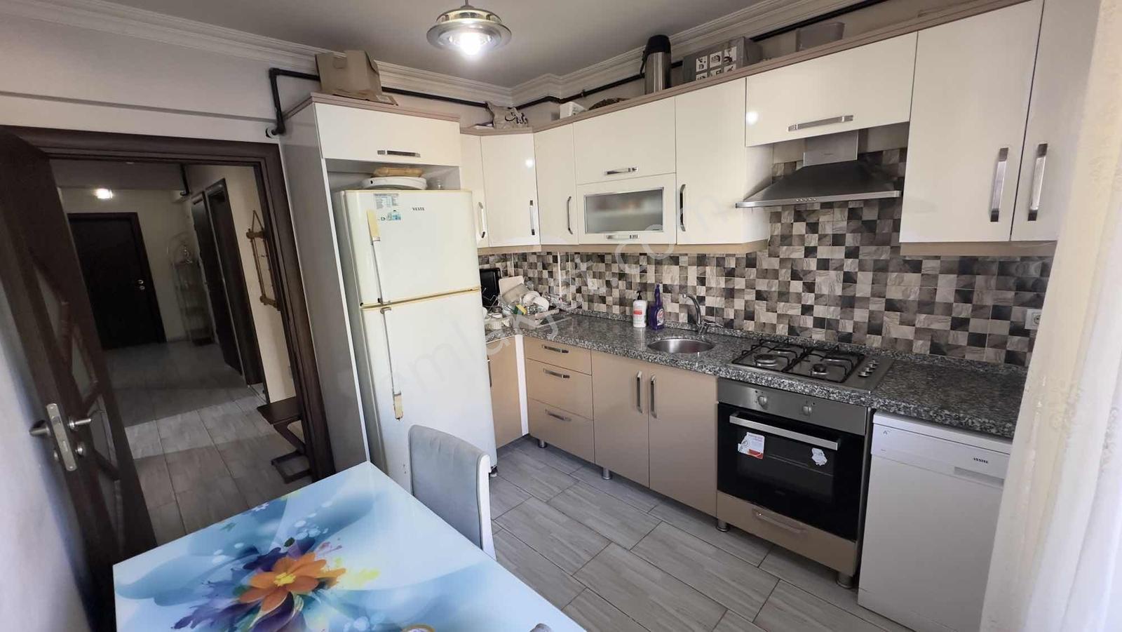 Dere Mahallesinde Eşyalı Kiralık Giriş Kat Geniş 3+1 Daire - Görsel 11