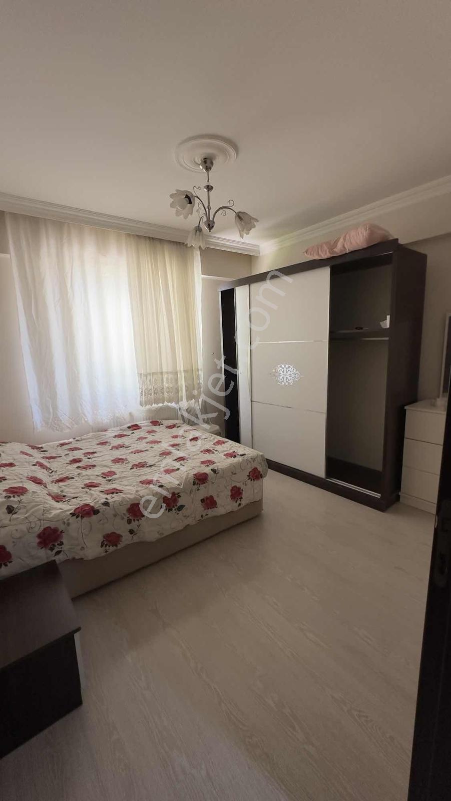 Dere Mahallesinde Eşyalı Kiralık Giriş Kat Geniş 3+1 Daire - Görsel 17