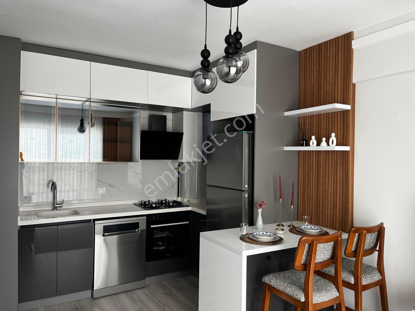 Esenboğa'da Lüx Sitede Ara Katta Satılık Daire