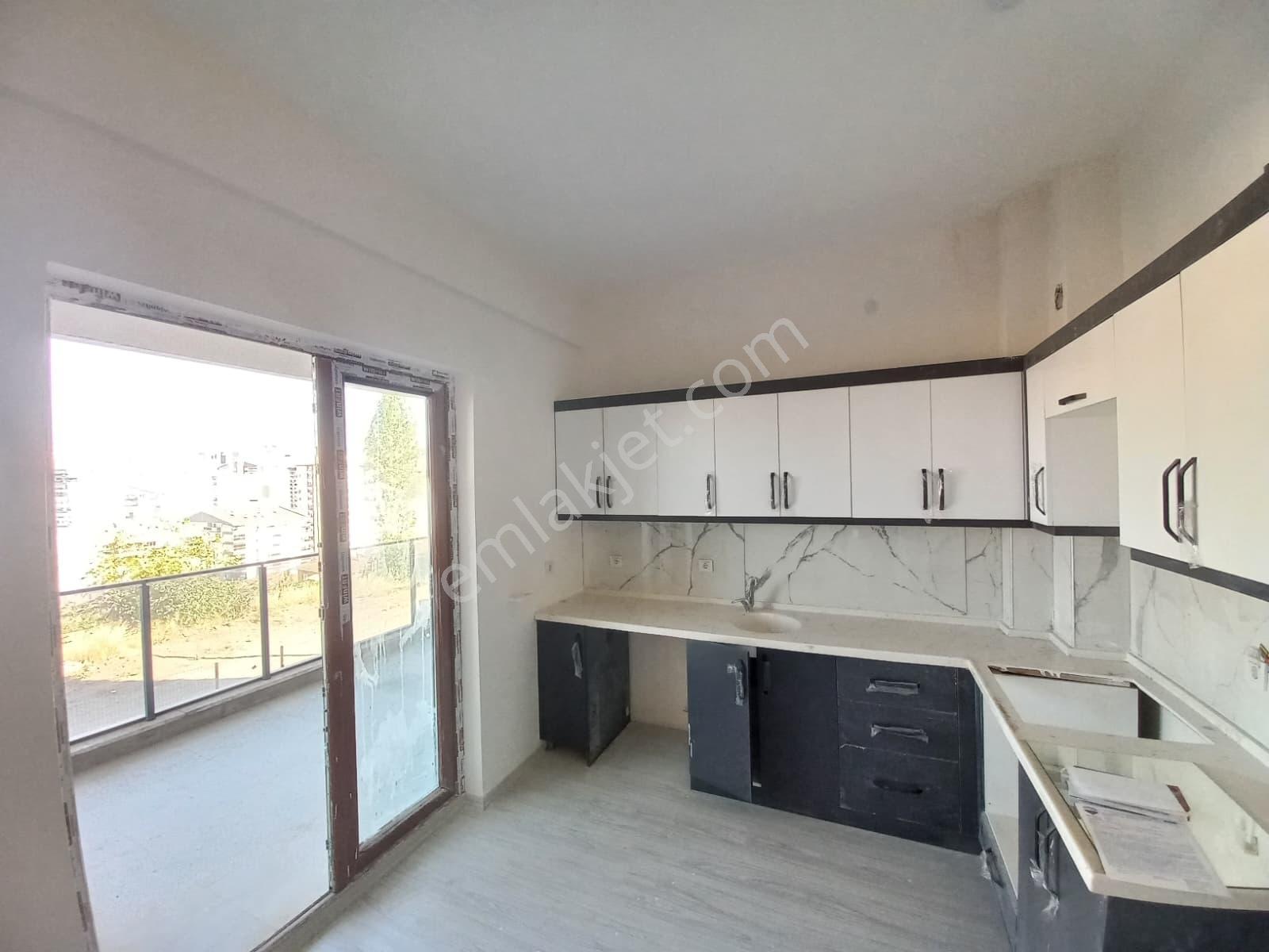 Fahri Korutürkte Park Valley Towersda Satılık 4+1 Daire - Görsel 13