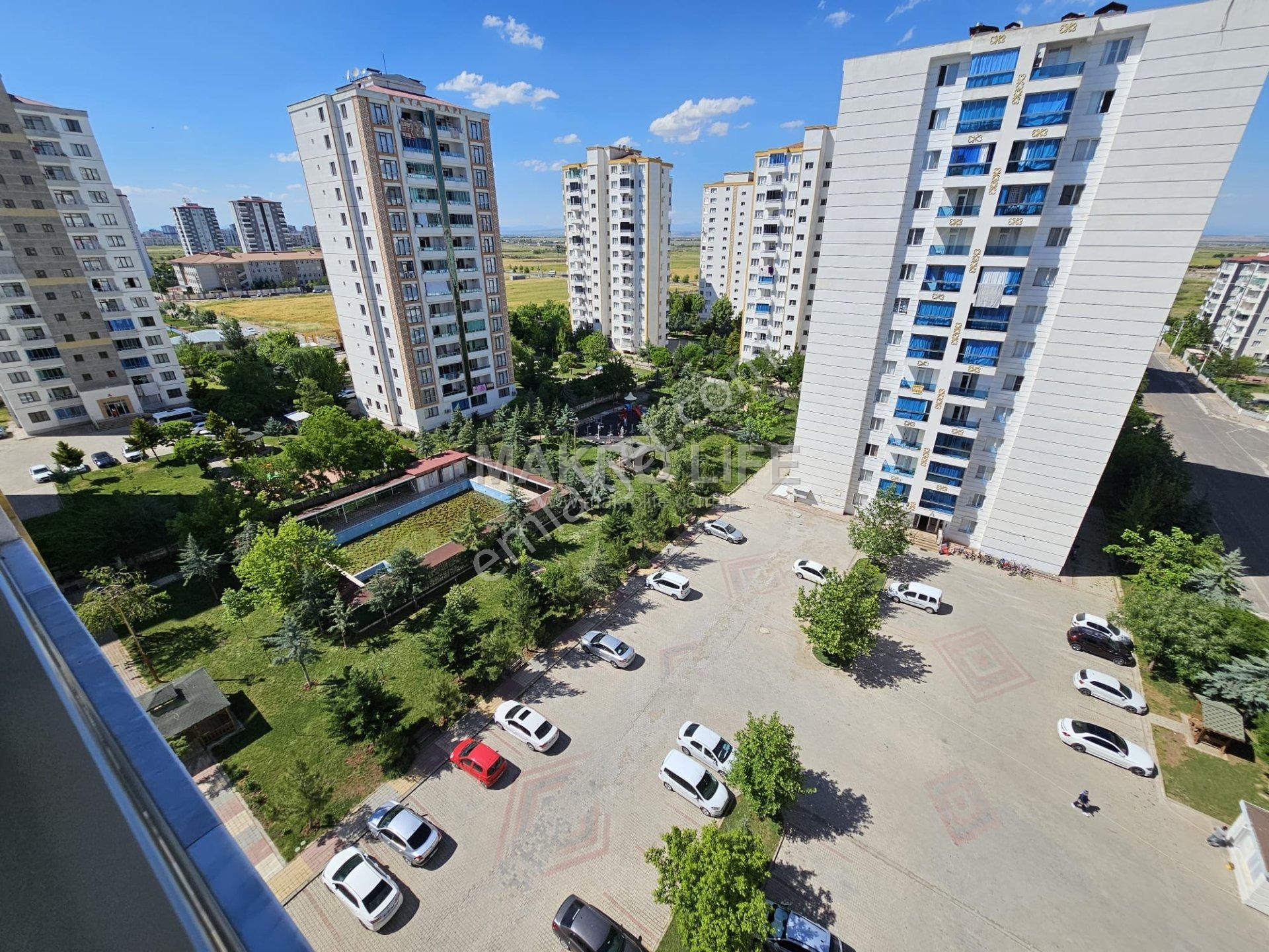 Fabrika Mahallesi Merkezi Konumda Satılık 3+1 Geniş Ferah Daire - Görsel 15
