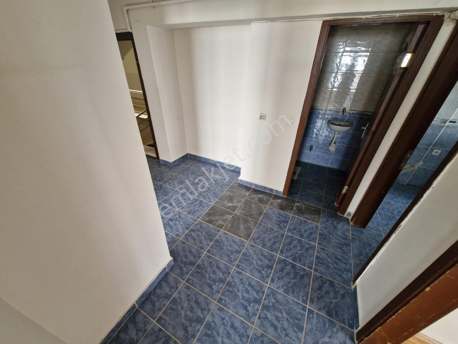 Cengizhan Mahallesi 860.sokakta Oturuma Hazır Temiz Kiralık 3+1 - Görsel 7