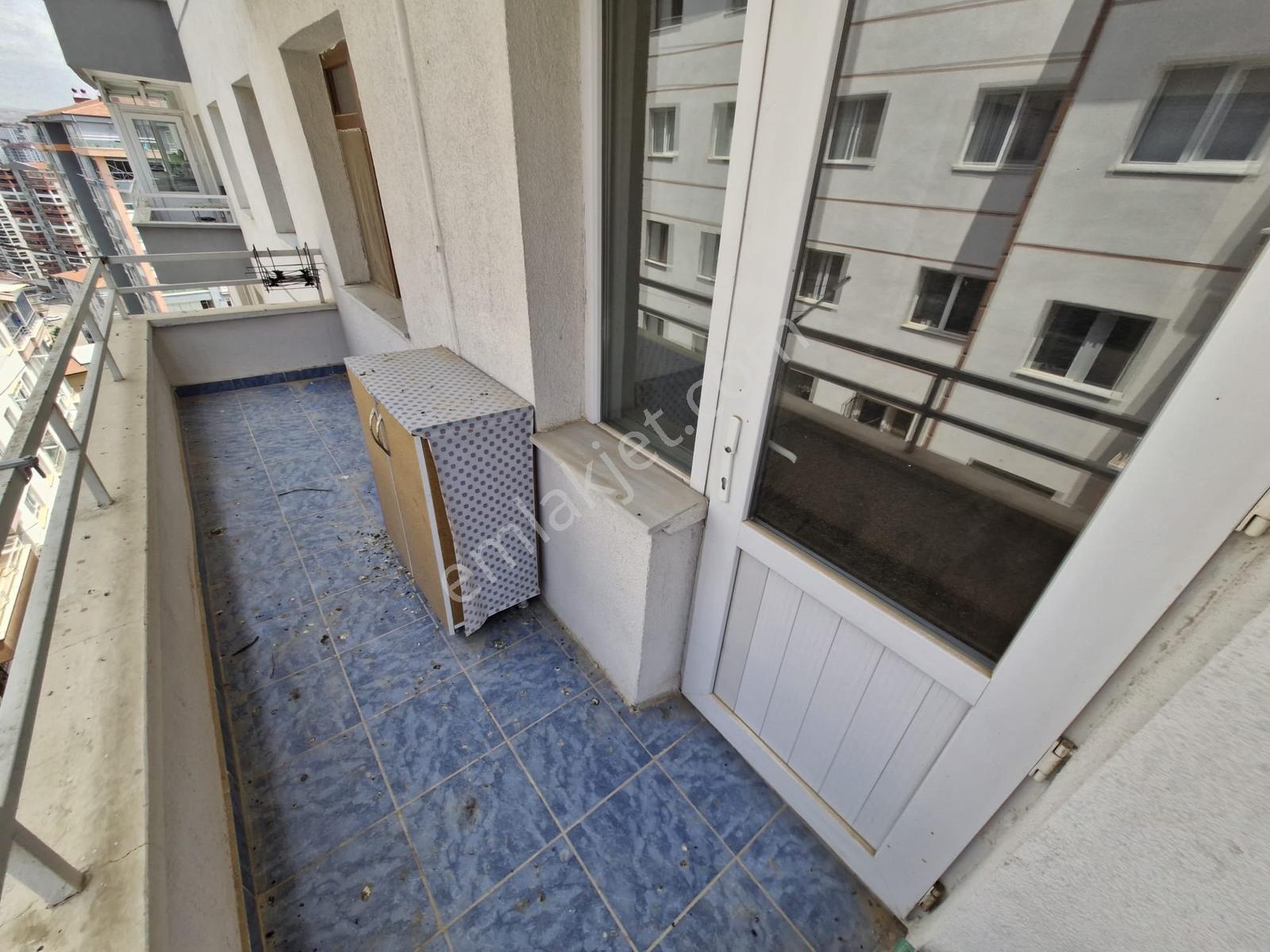 Cengizhan Mahallesi 860.sokakta Oturuma Hazır Temiz Kiralık 3+1 - Görsel 27