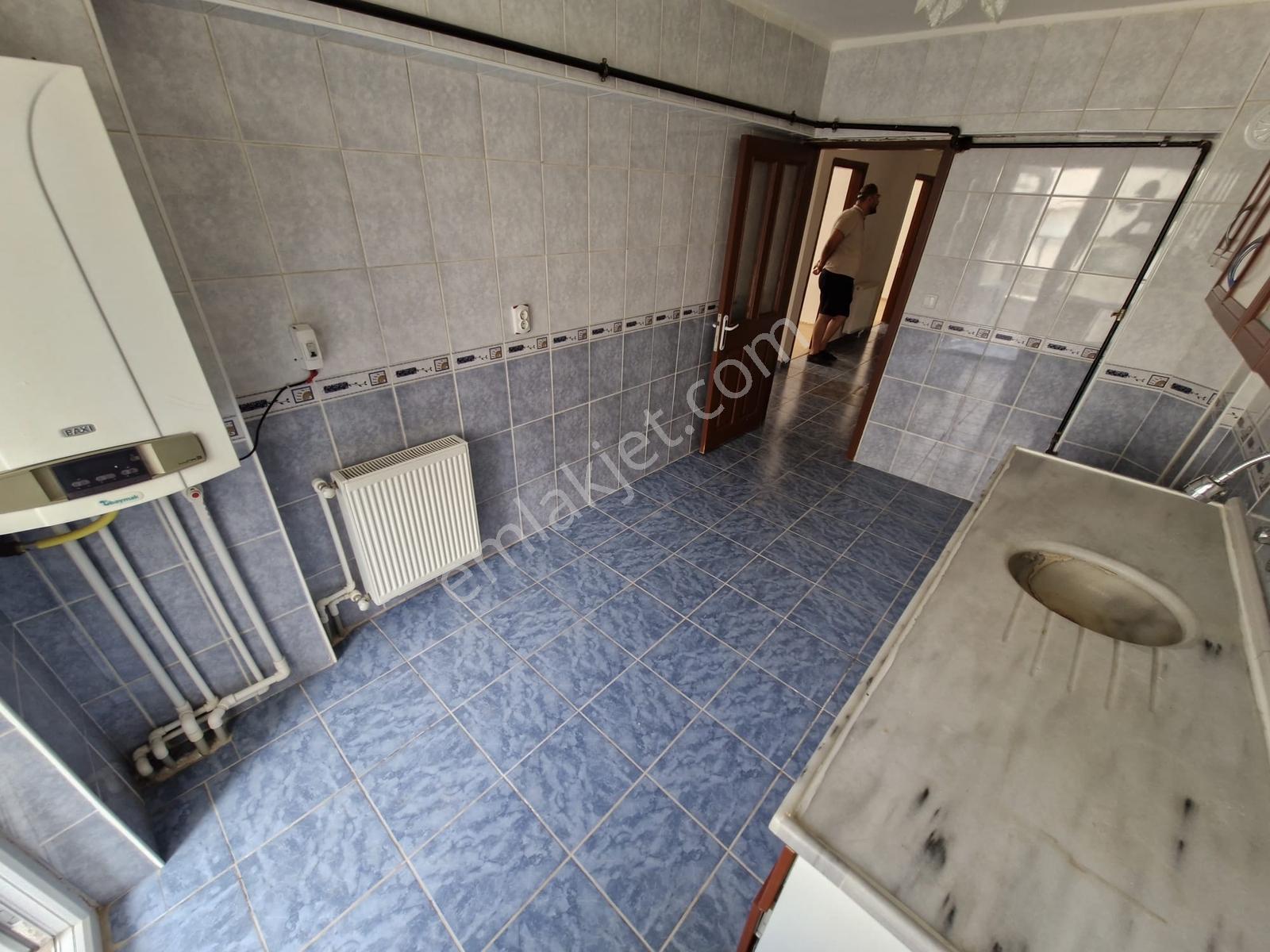 Cengizhan Mahallesi 860.sokakta Oturuma Hazır Temiz Kiralık 3+1 - Görsel 29