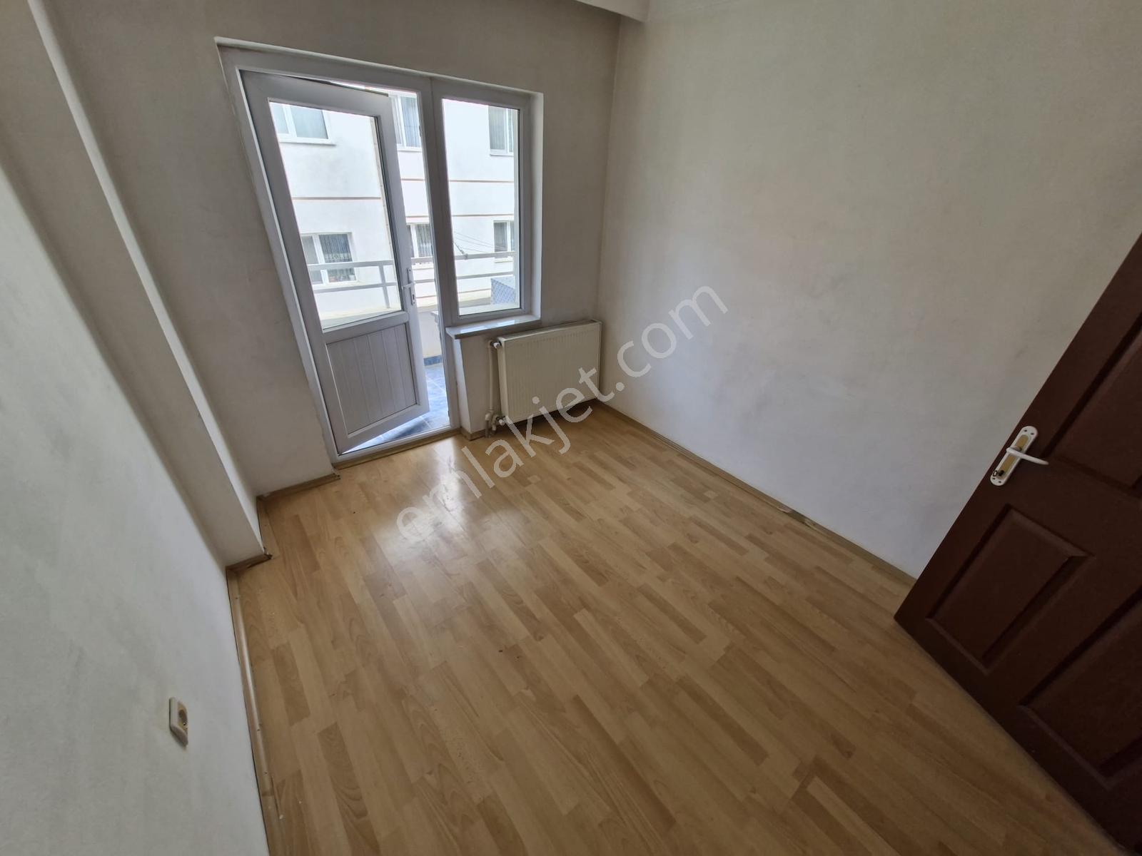Cengizhan Mahallesi 860.sokakta Oturuma Hazır Temiz Kiralık 3+1 - Görsel 8