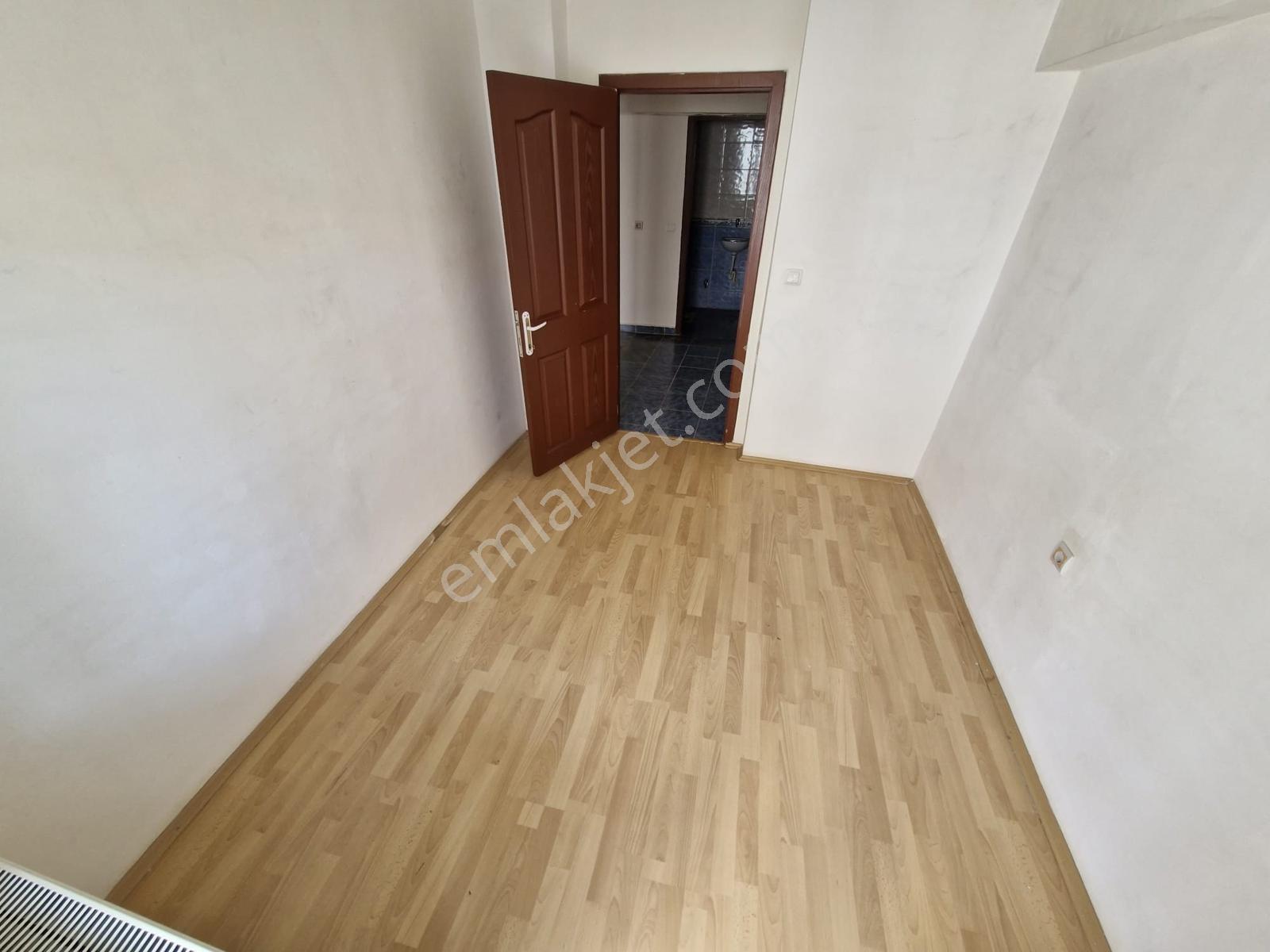 Cengizhan Mahallesi 860.sokakta Oturuma Hazır Temiz Kiralık 3+1 - Görsel 5