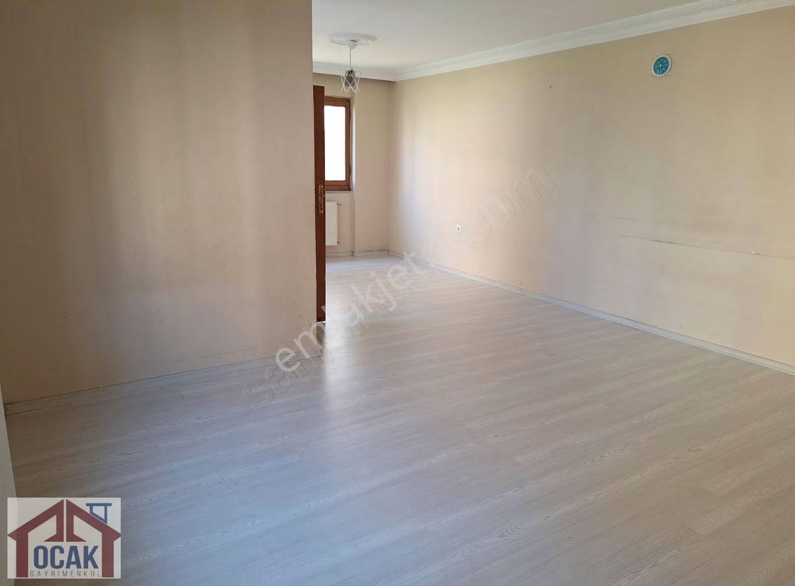 Söğütlü Mah. Merkez Hat Üzerinde Kiralık Daire Aile Apartmanında - Görsel 9