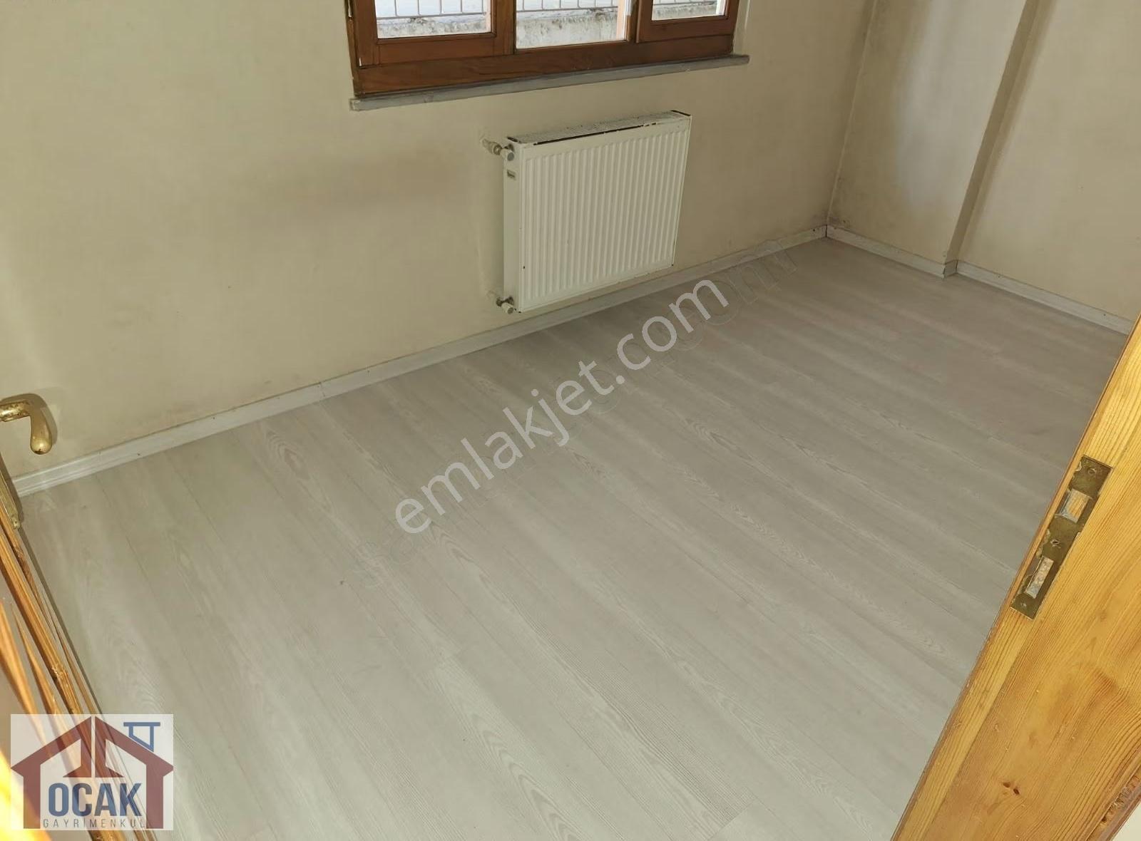 Söğütlü Mah. Merkez Hat Üzerinde Kiralık Daire Aile Apartmanında - Görsel 16