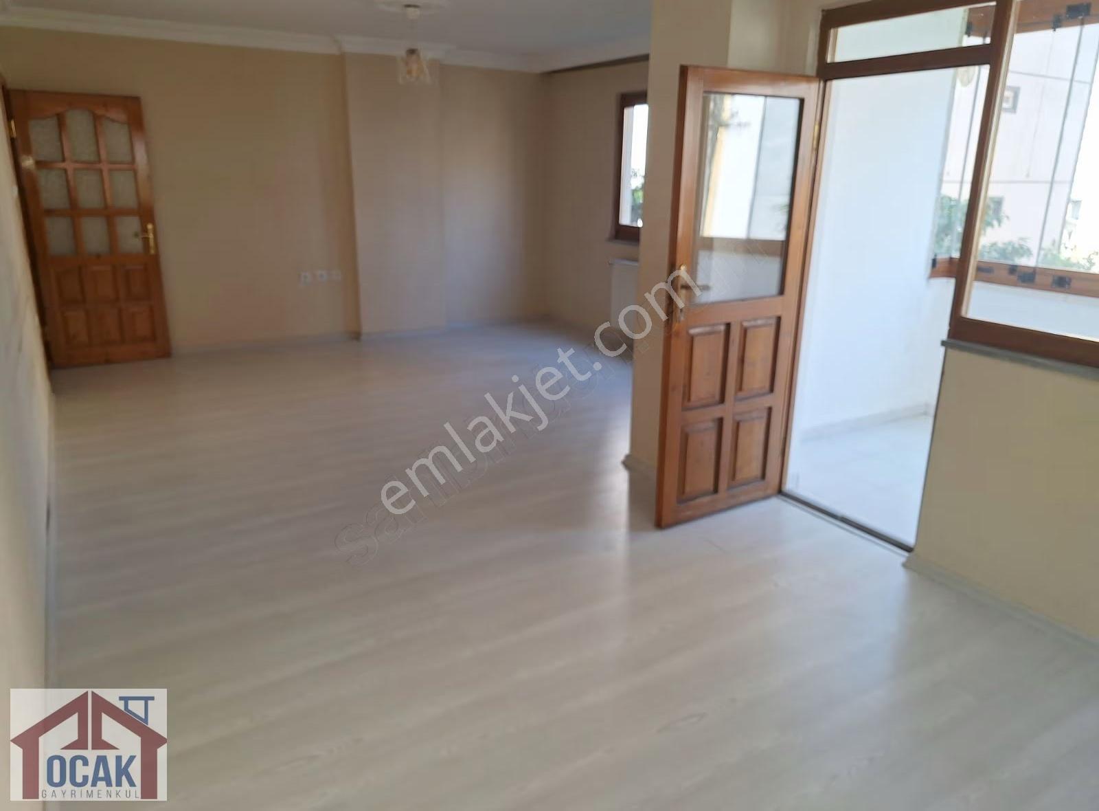 Söğütlü Mah. Merkez Hat Üzerinde Kiralık Daire Aile Apartmanında - Görsel 10