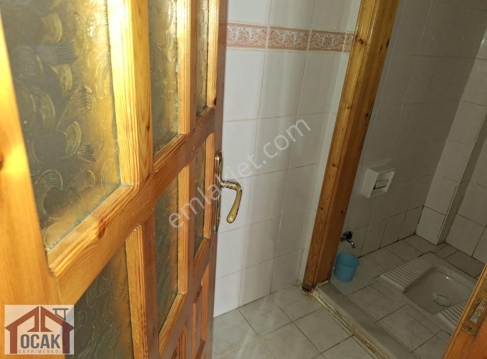 Söğütlü Mah. Merkez Hat Üzerinde Kiralık Daire Aile Apartmanında - Görsel 23