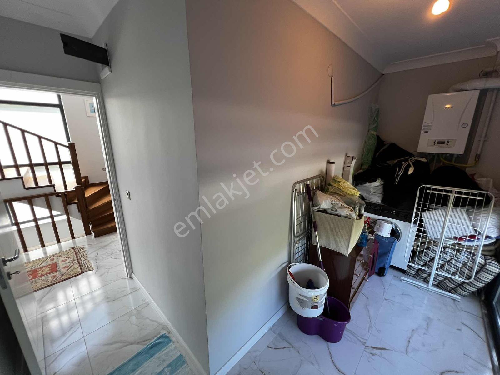 Remax Anka'dan Karacaköy'de Kiralık Deniz Manzaralı 3 Katlı Ev - Görsel 13