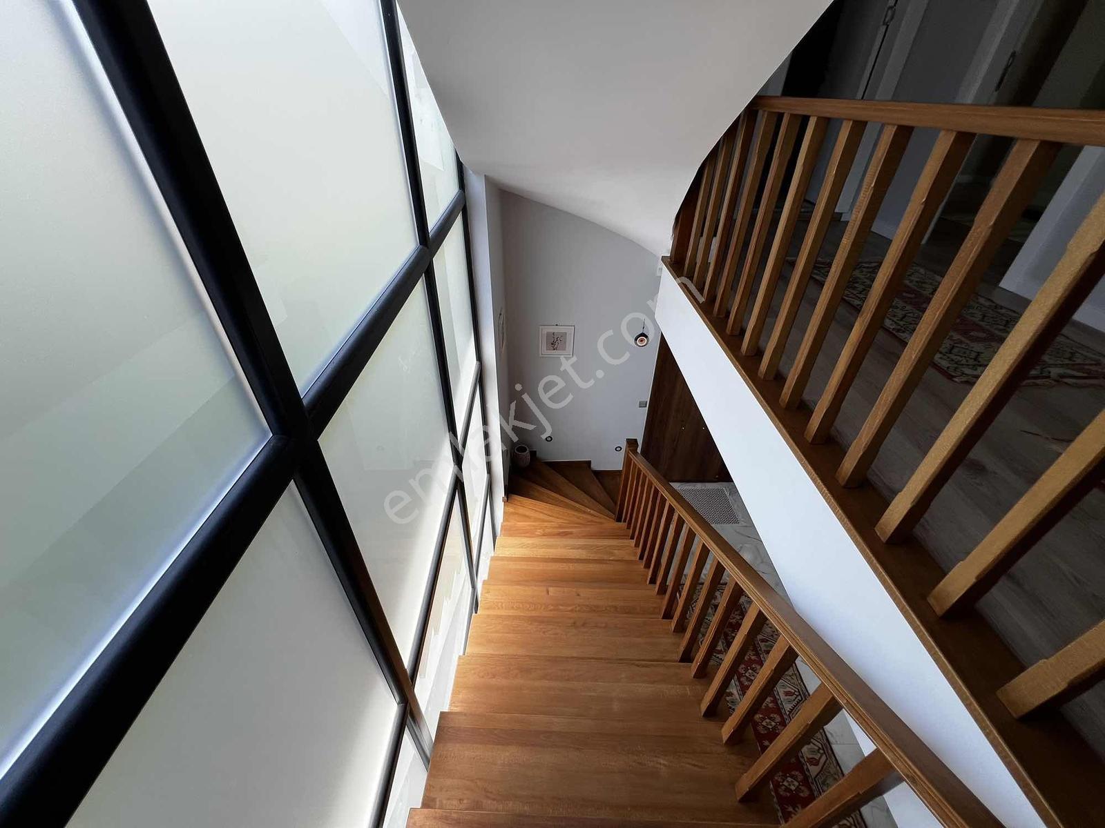 Remax Anka'dan Karacaköy'de Kiralık Deniz Manzaralı 3 Katlı Ev - Görsel 2