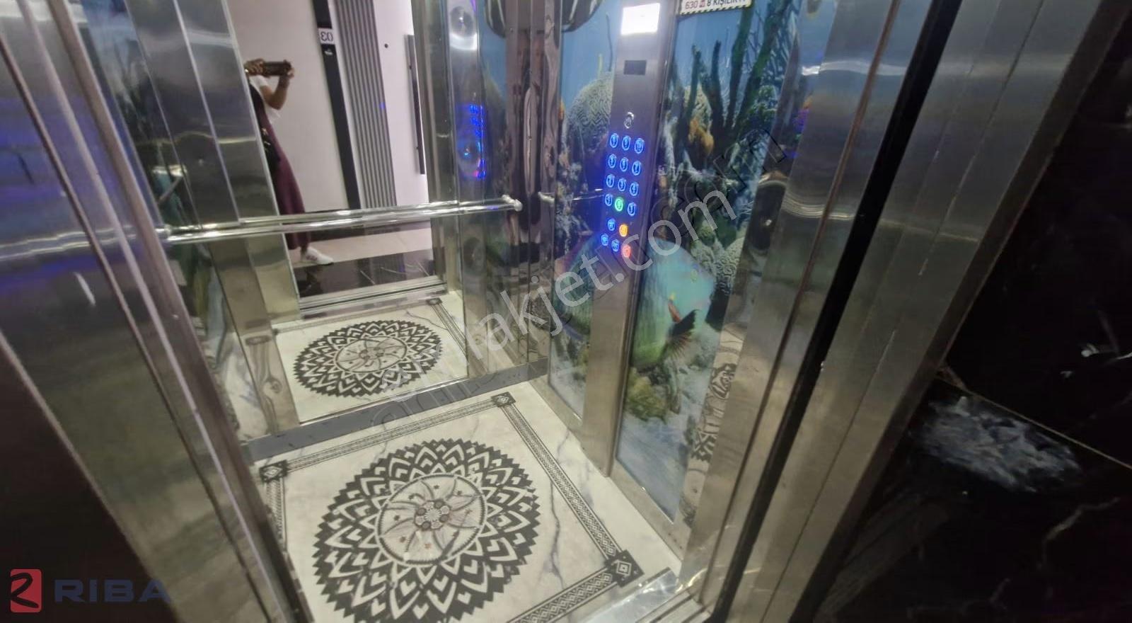 Lüks Konsept Tatil Sitesinde Geniş M2 3 Cepheli Daire