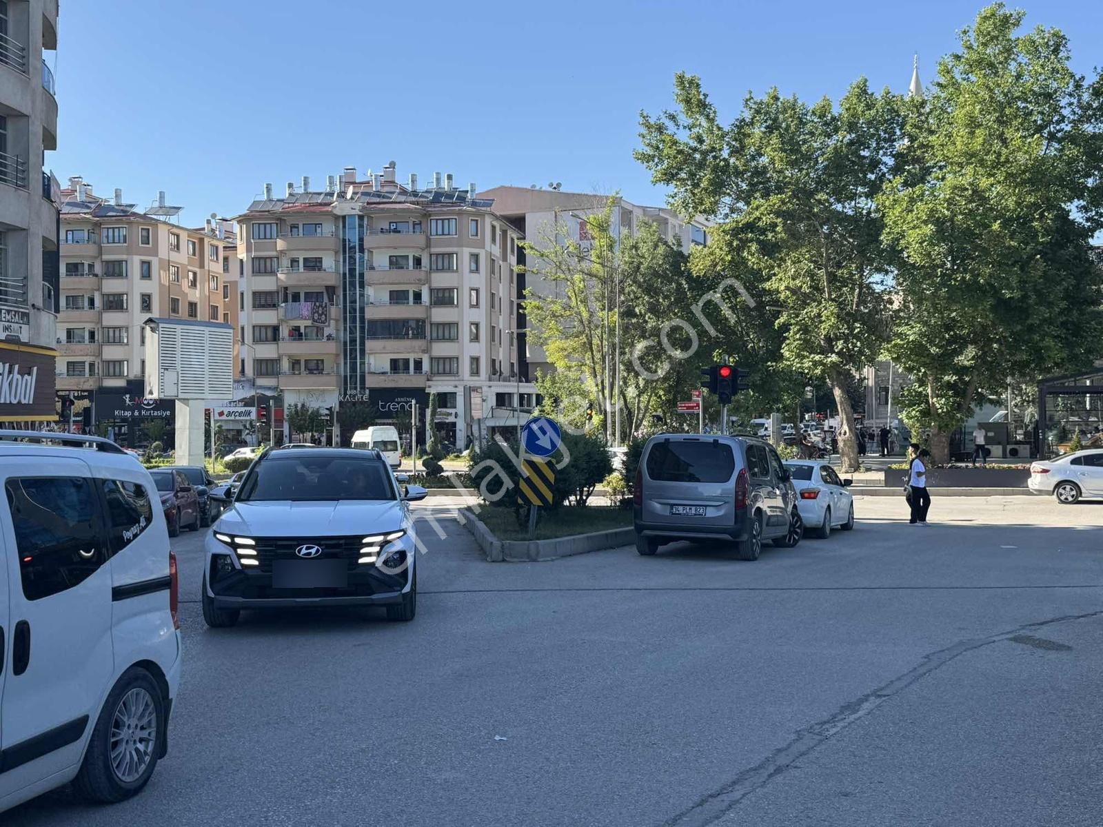 Van Yapı Emlak'tan En İşlek Lokasyonunda Dükkan - Görsel 8