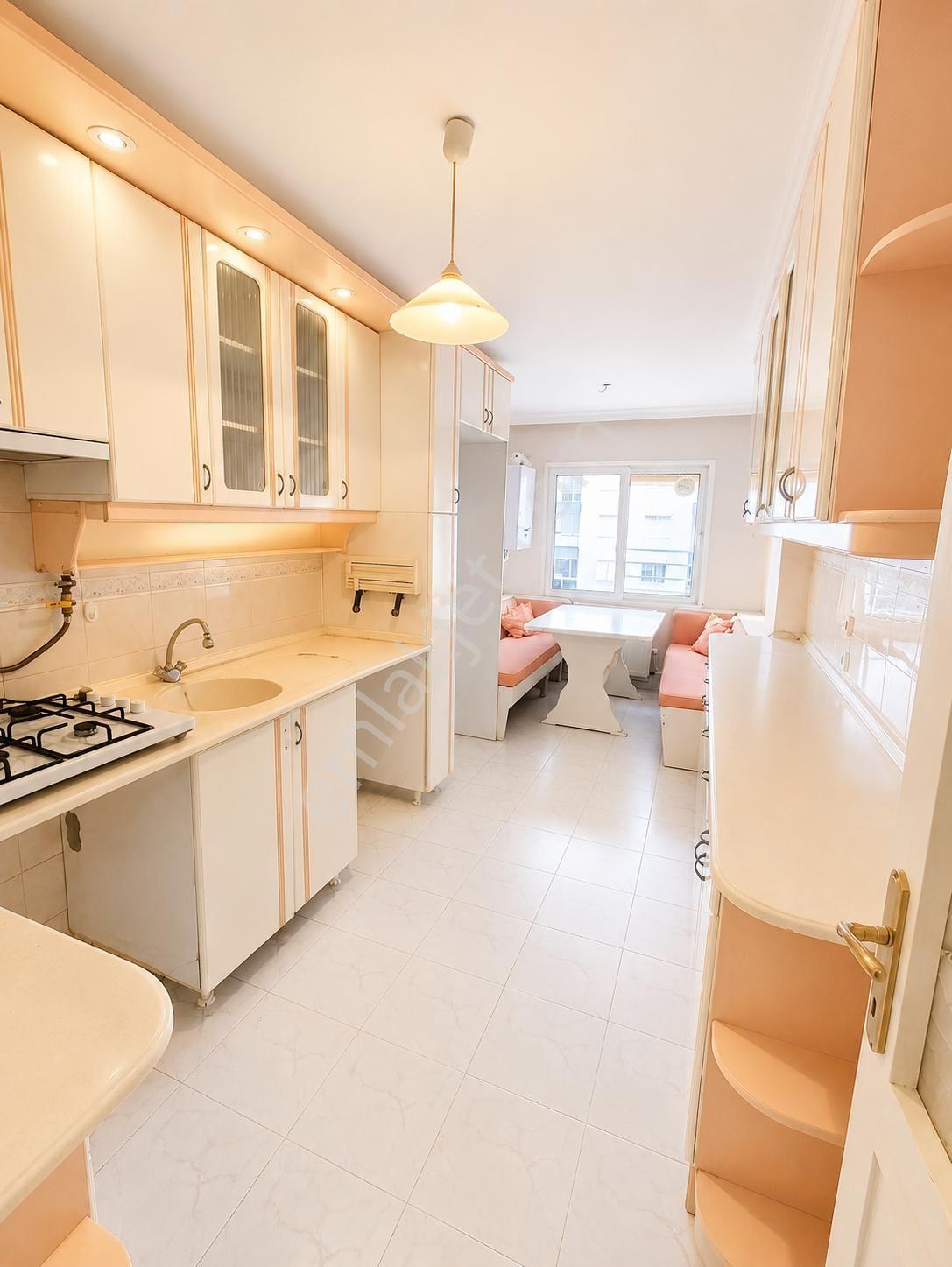 Göztepe Metro İzmir Katip Çelebi Hastanesi Otoparklı Arakat Kiralık Daire 3+1 - Görsel 15