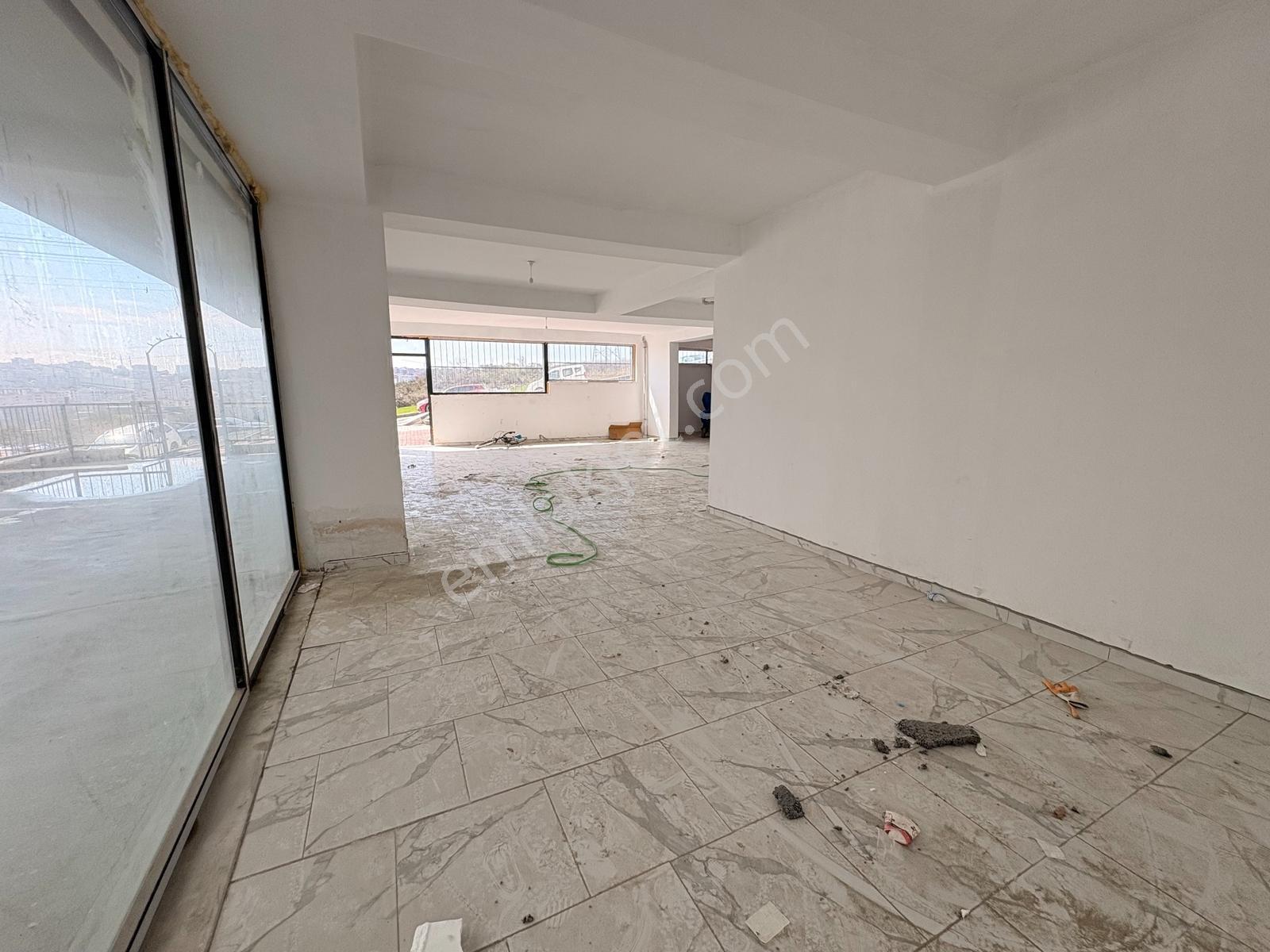 Vefa Group İnşaat'tan Biruni Caddesinde Satılık 500 M2 Dükkan - Görsel 2