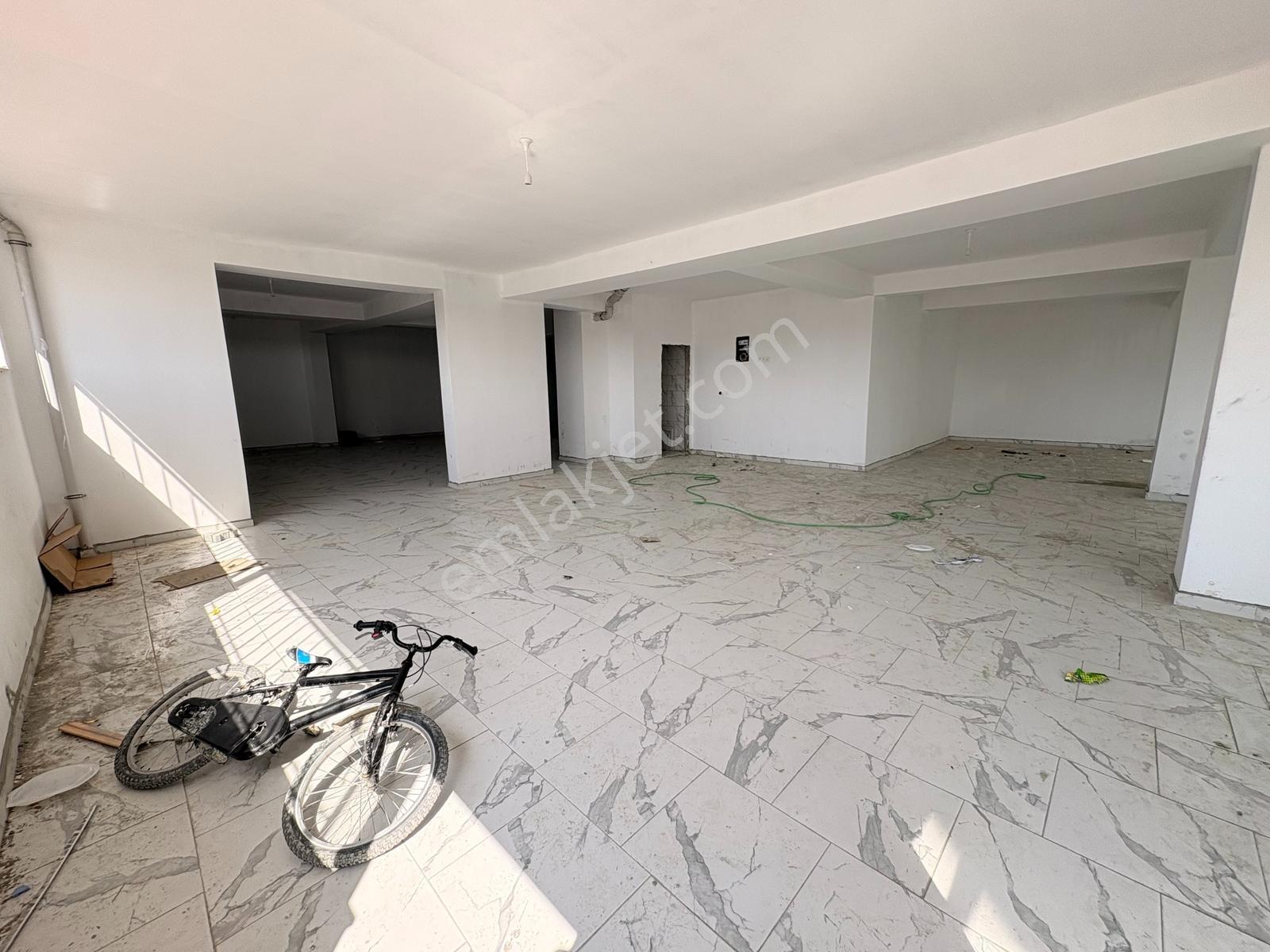 Vefa Group İnşaat'tan Biruni Caddesinde Satılık 500 M2 Dükkan