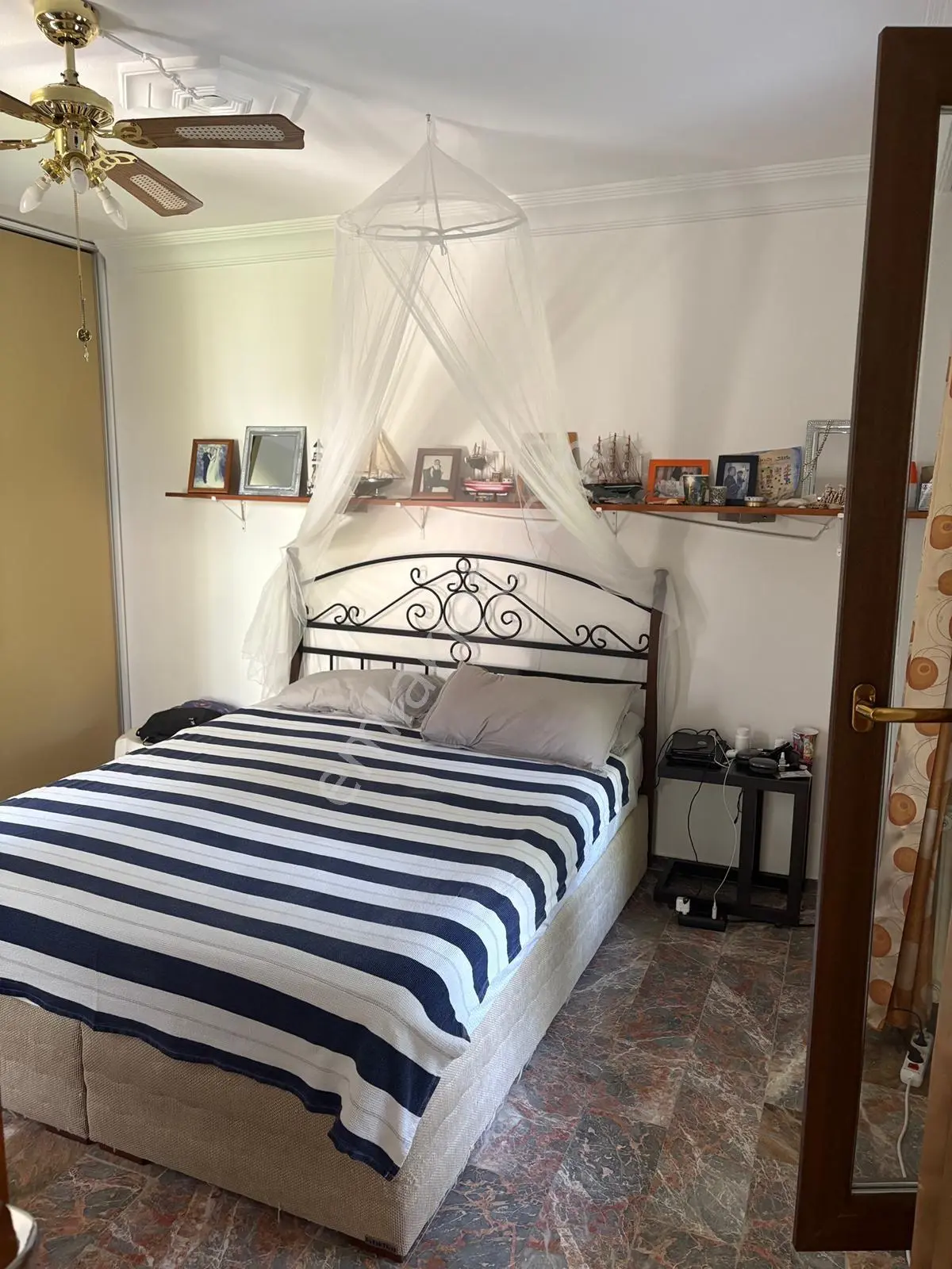 Altınova Profesörler Sitesinde İçi Yenilenmiş Villa - Görsel 27
