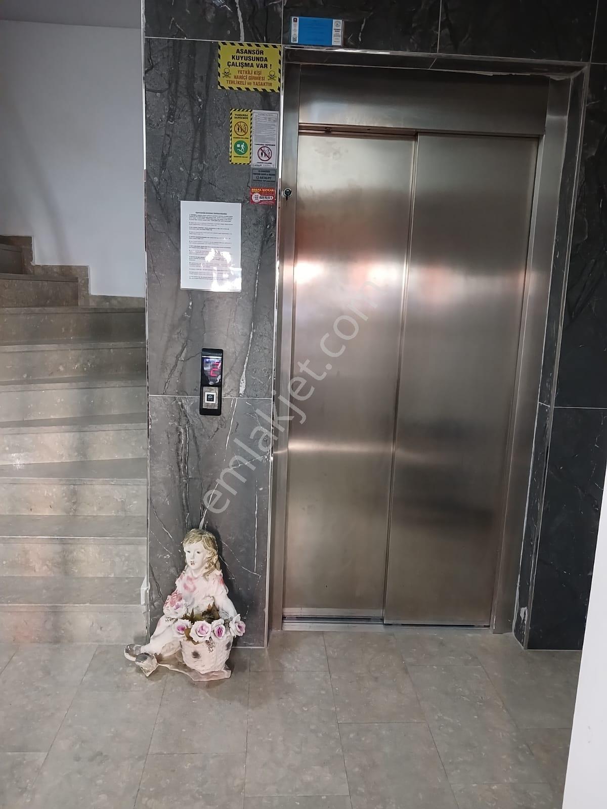 Şeref Emlak Sarıgöl Giriş 1+1 Satılık Daire 3.650.000tl - Görsel 10