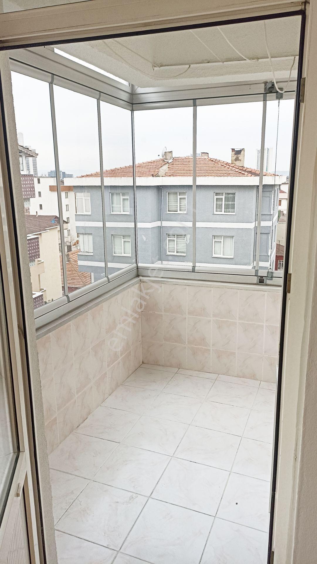 Mertcan Dan Adnan Kahveci Metro Durağına Yürüme Arakat 2+1 İskanlı - Görsel 14