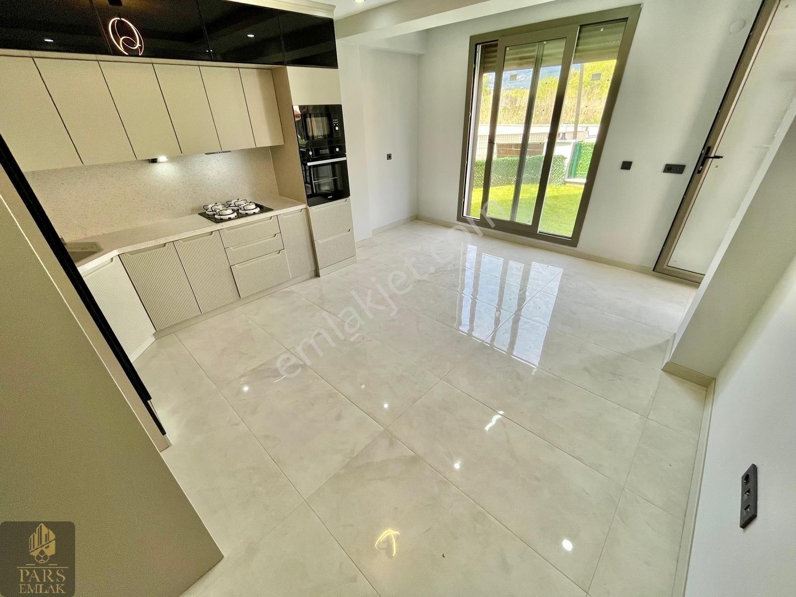 Parstan Tahtakuşlarda Müstakil Bahçeli Denize 50m Lüks 3+1 Villa - Görsel 14