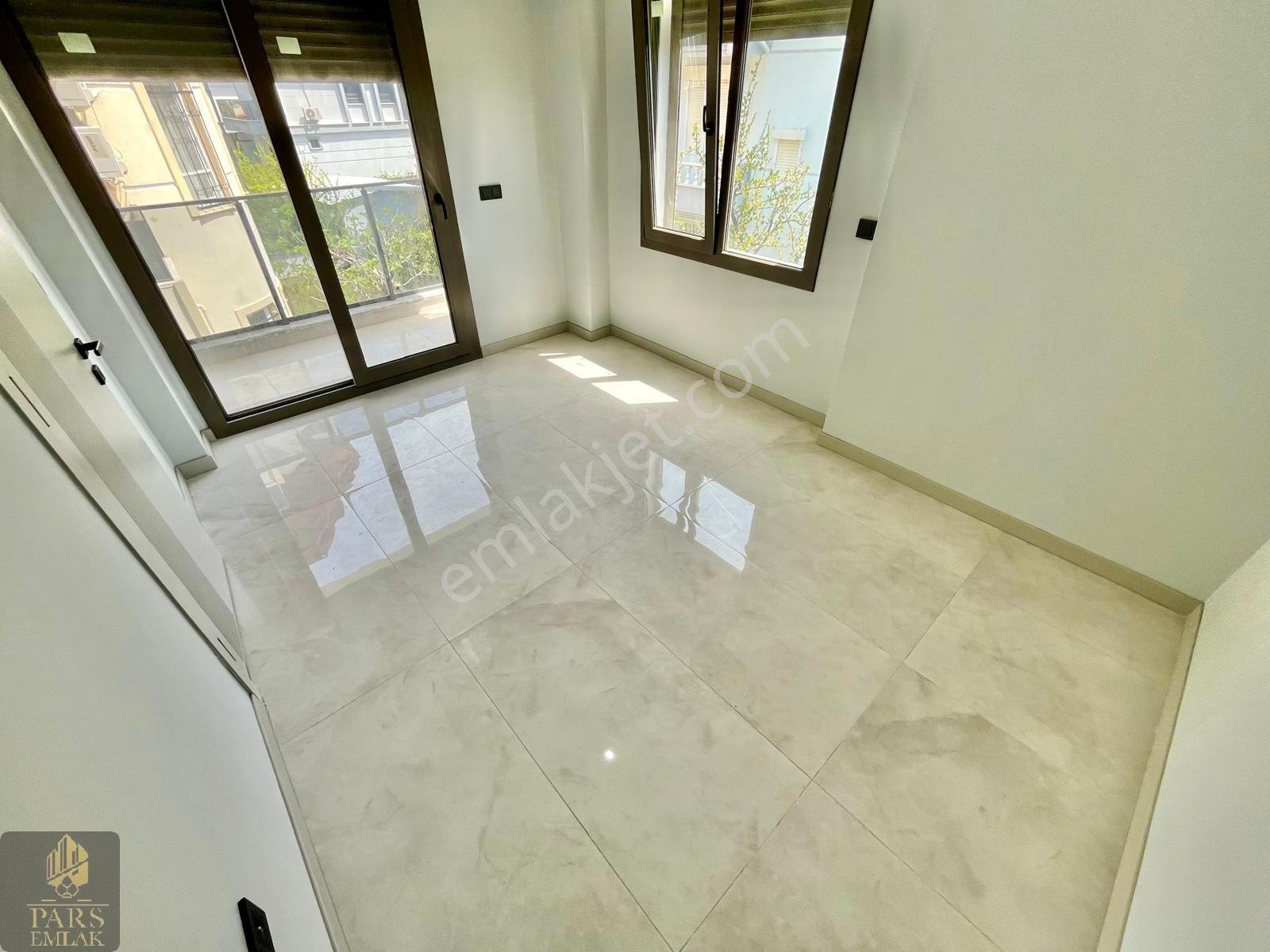 Parstan Tahtakuşlarda Müstakil Bahçeli Denize 50m Lüks 3+1 Villa - Görsel 10